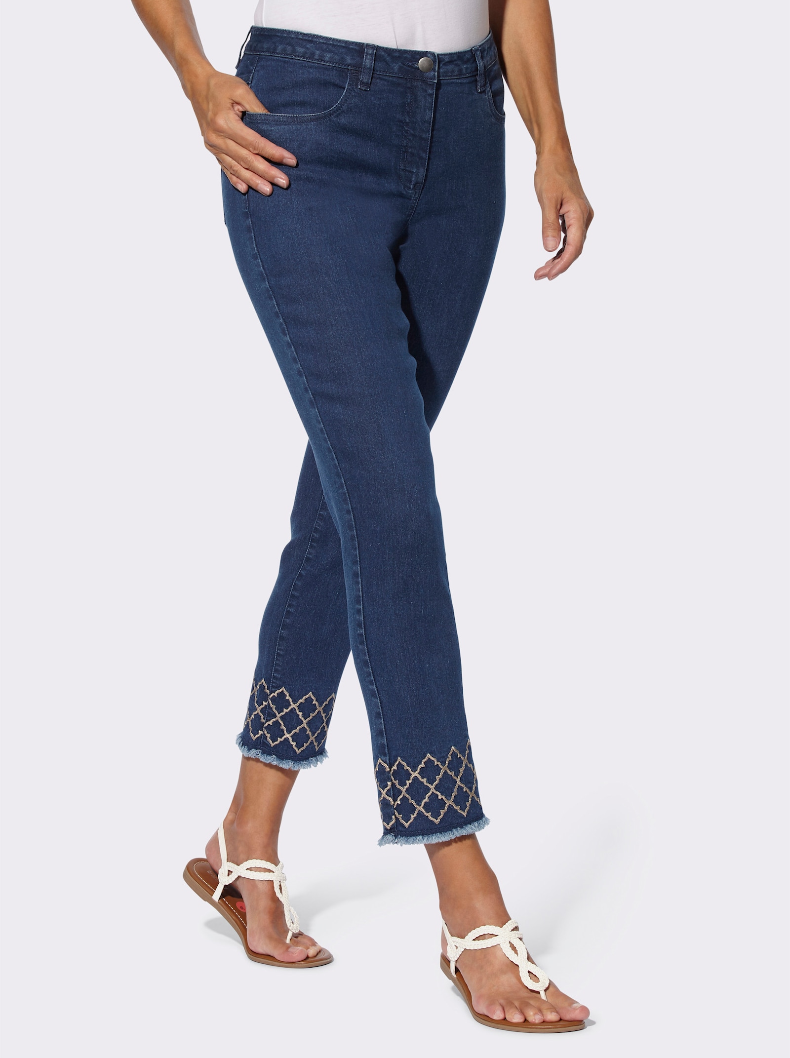 Jeans mit Rautenstickerei - blue-stone-washed