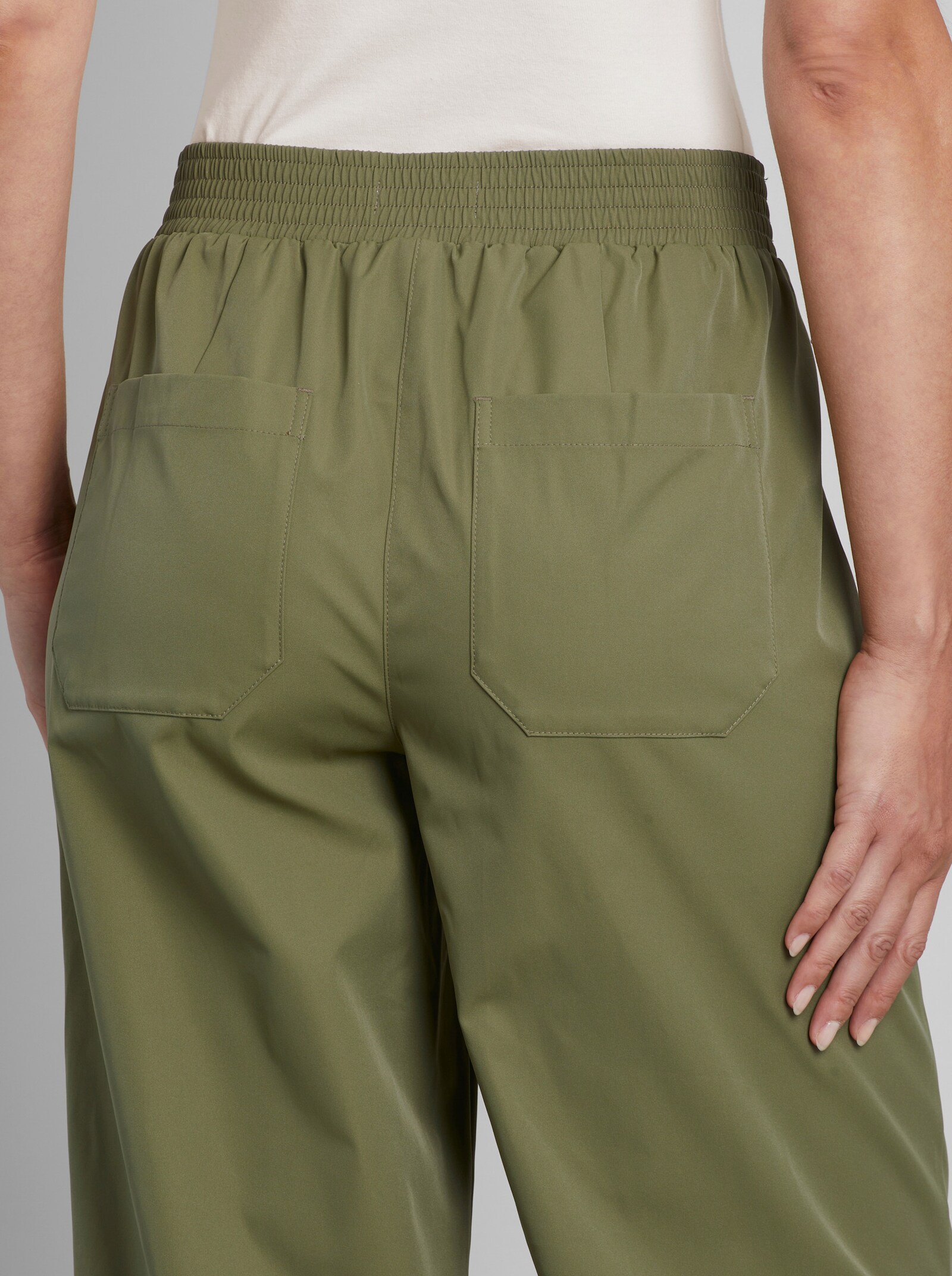 heine Schlupfhose mit Fußbündchen - oliv