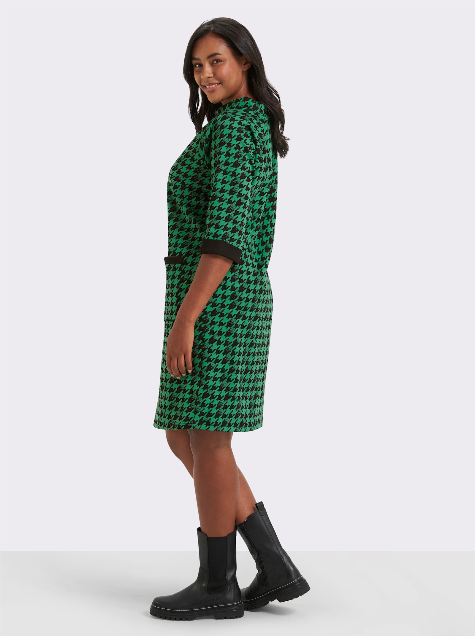 Jerseykleid mit Kontrast-Akzenten - grasgrün-schwarz-gemustert