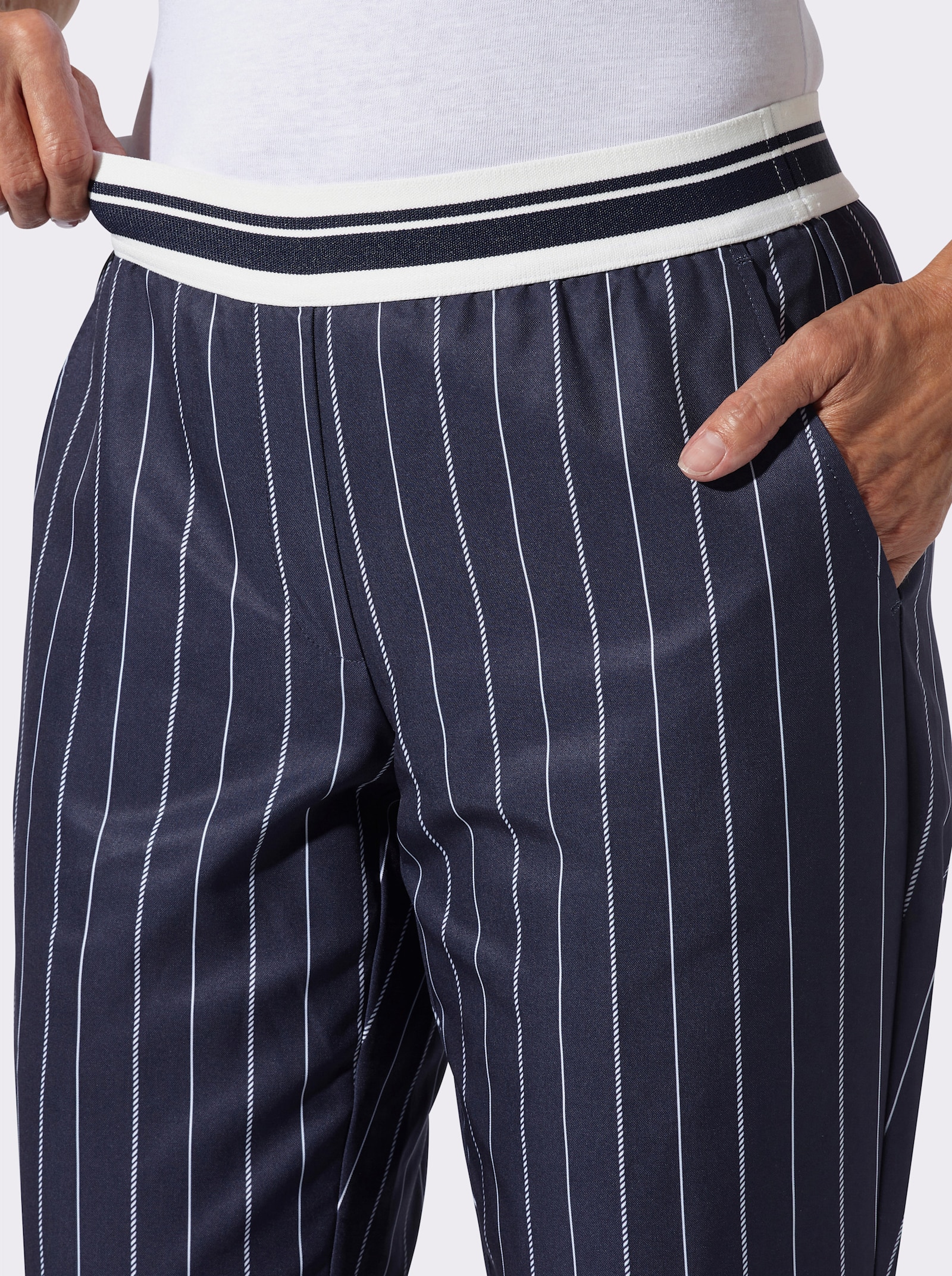 Schlupfhose mit Nadelstreifen-Muster - marine-weiß-gestreift