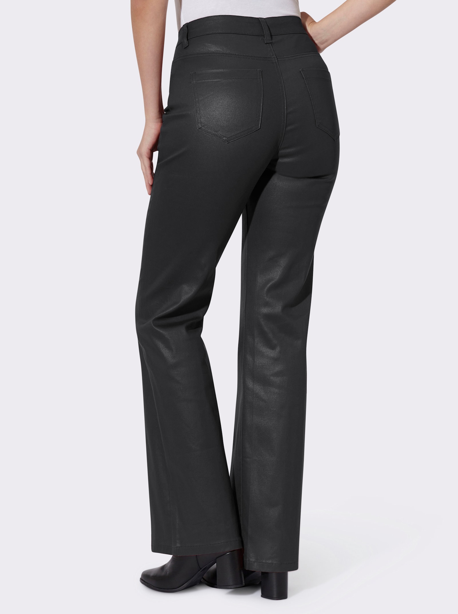 heine Bootcut-Jeans in Glanz-Optik - schwarz