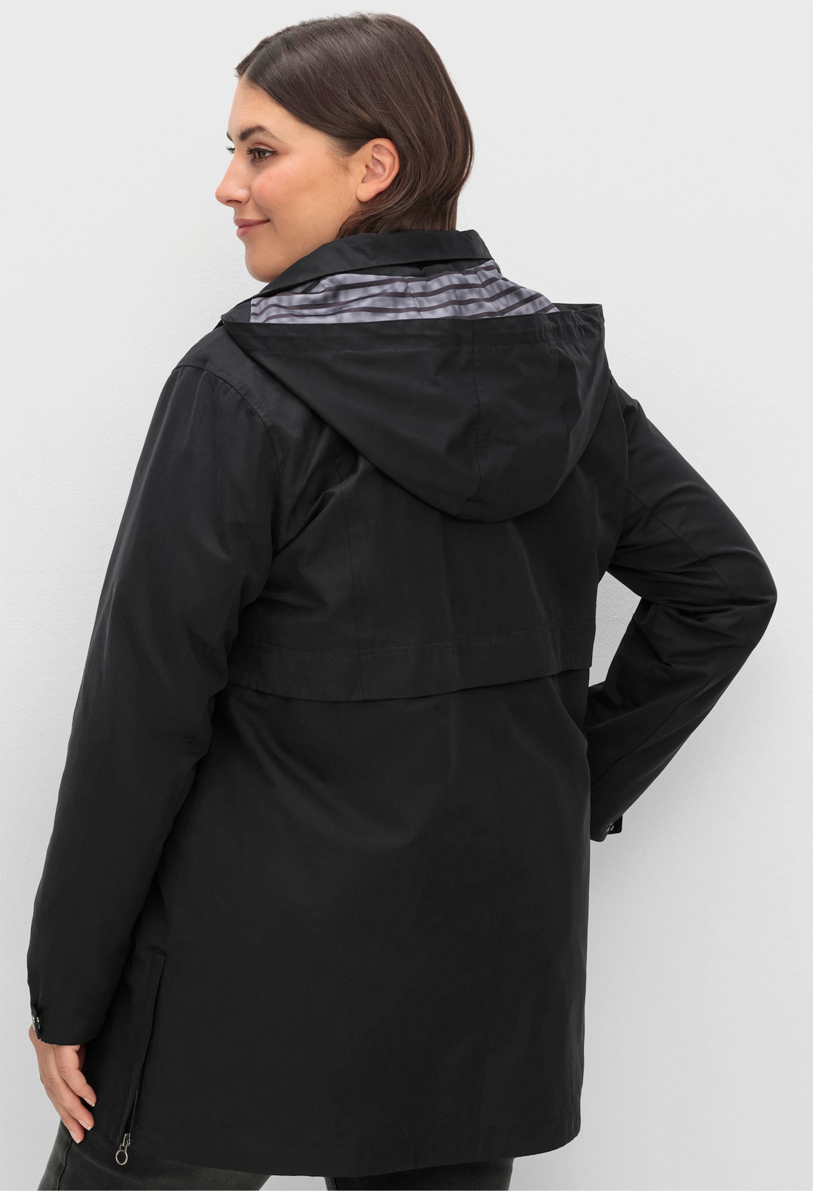 sheego Parka in wasserabweisender Qualität - schwarz