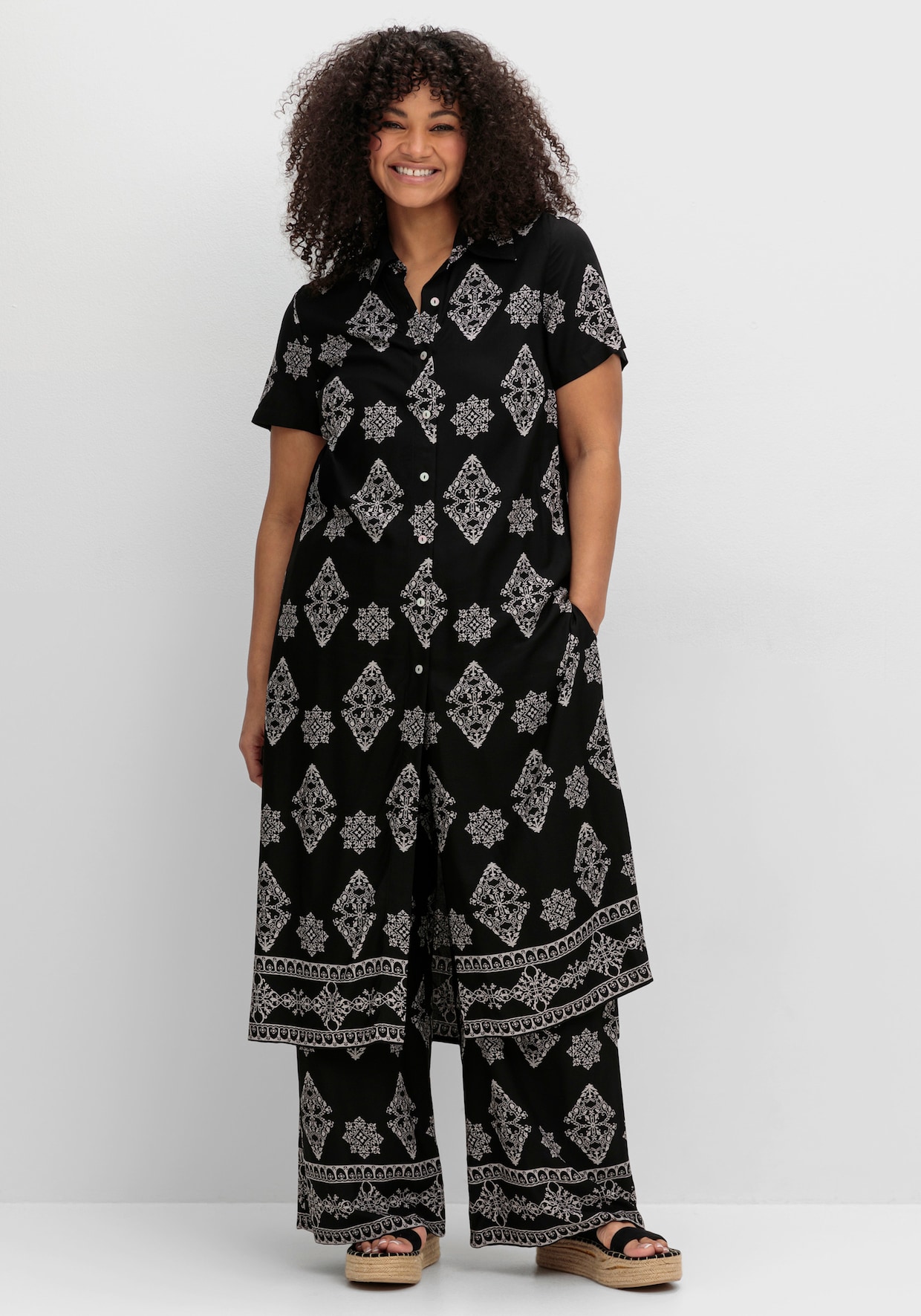 sheego by Joe Browns Longline blouse - zwart gedessineerd