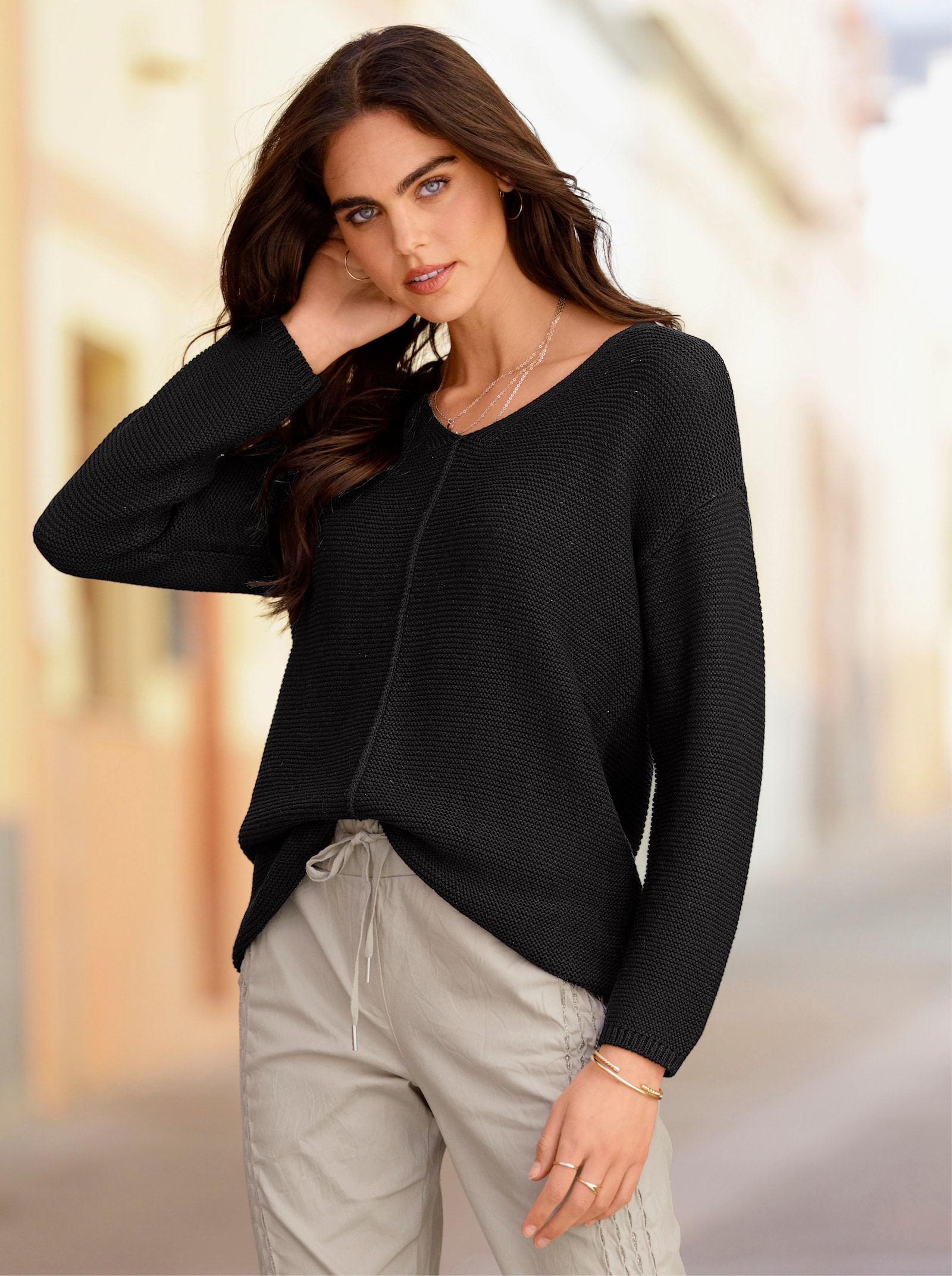 heine V-Ausschnitt-Pullover mit überschnittener Schulter - schwarz