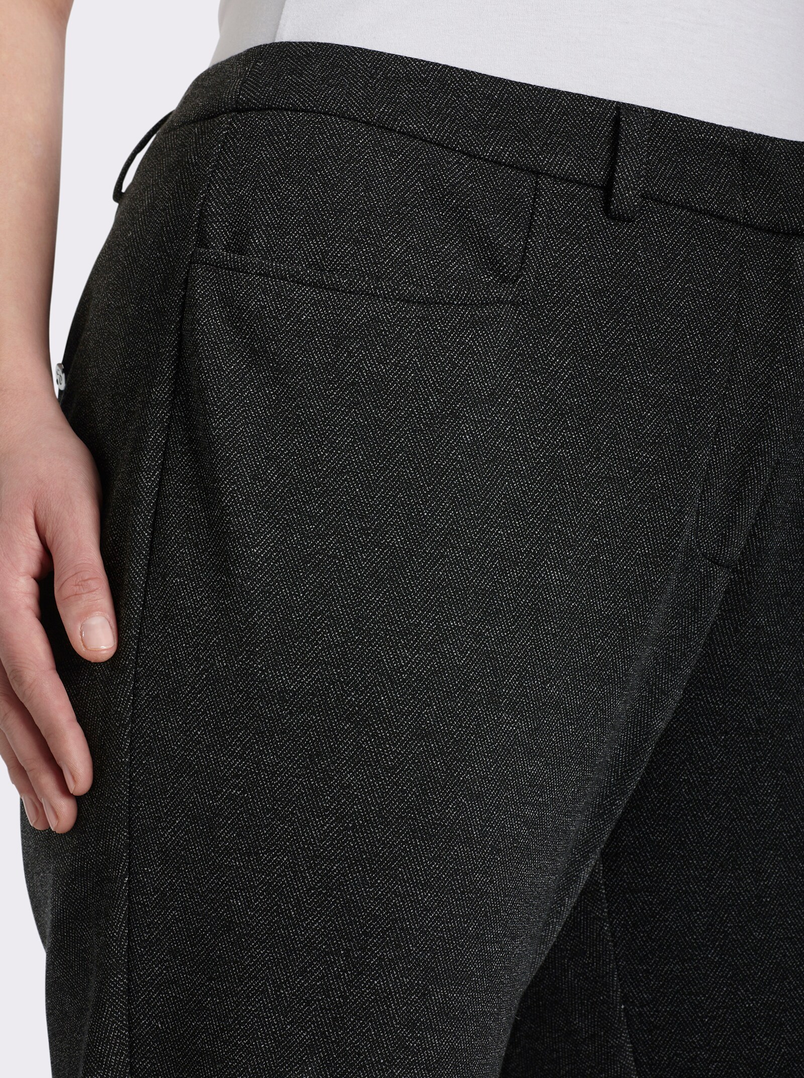 sheego Hose mit Fischgrätmuster - schwarz-ecru-gemustert