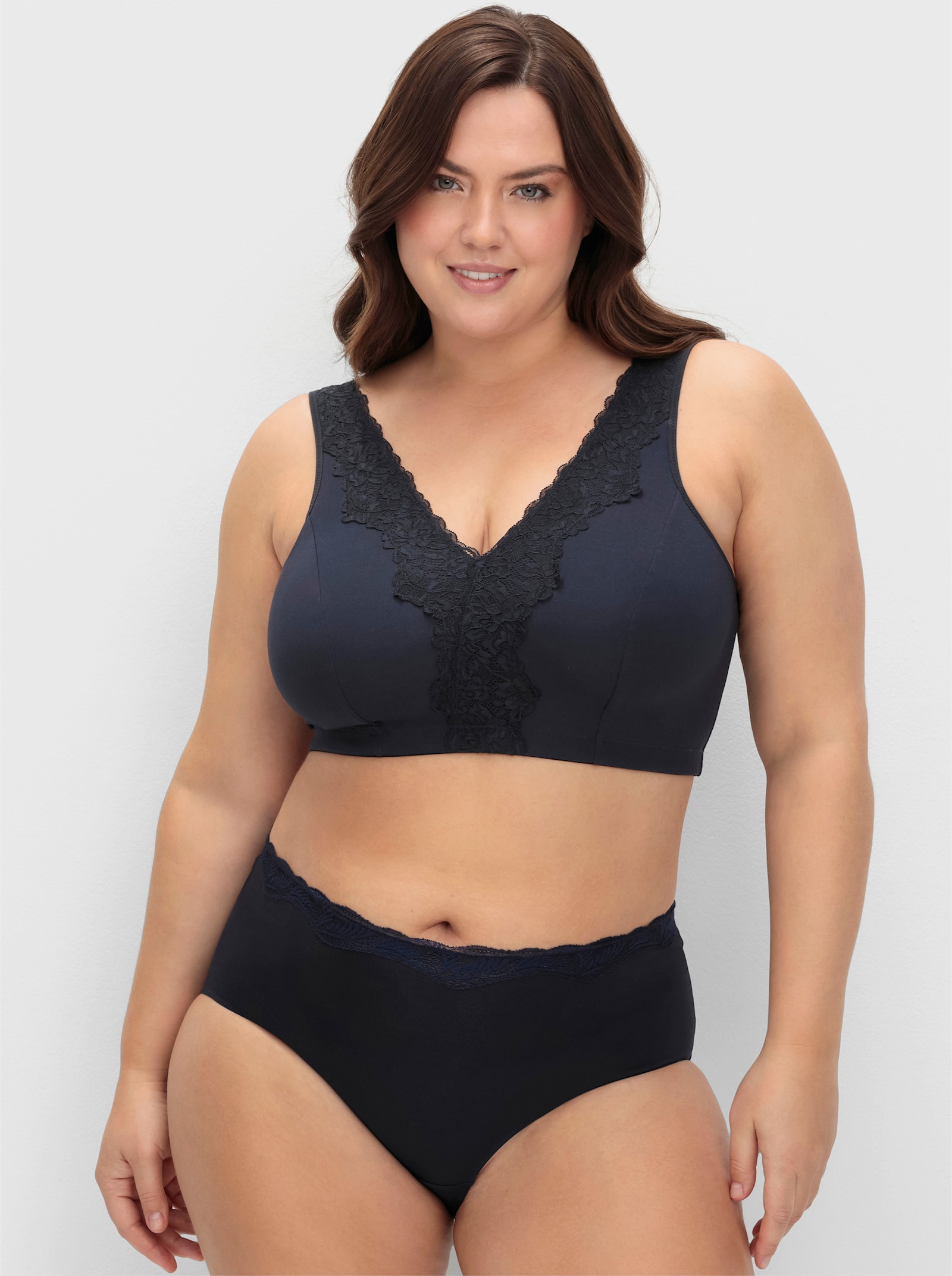 sheego Bügelloser BH in Bustier-Form, mit Spitzenborte - marine