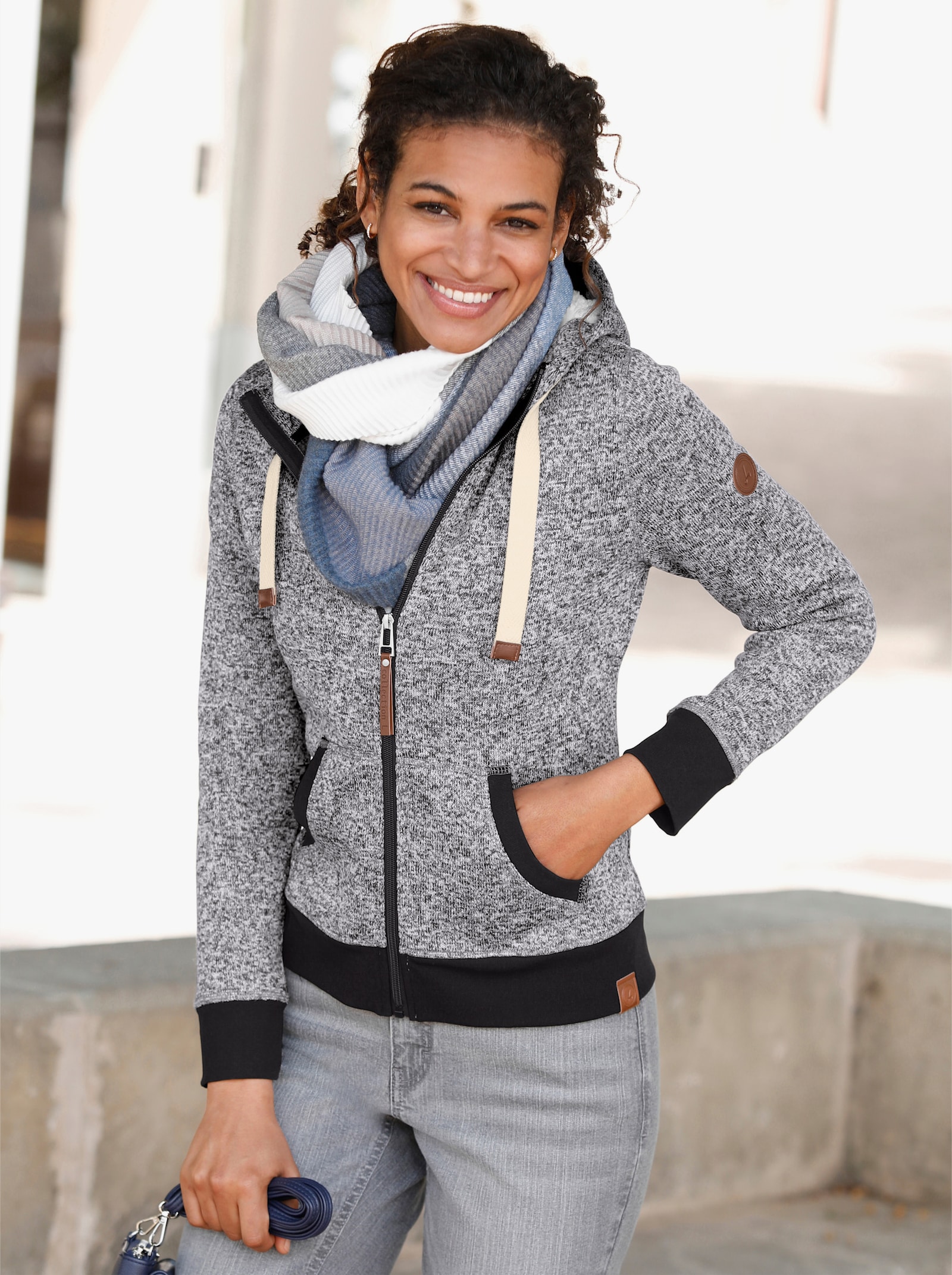 Fleecejacke mit Kontrast-Details - steingrau-schwarz-meliert