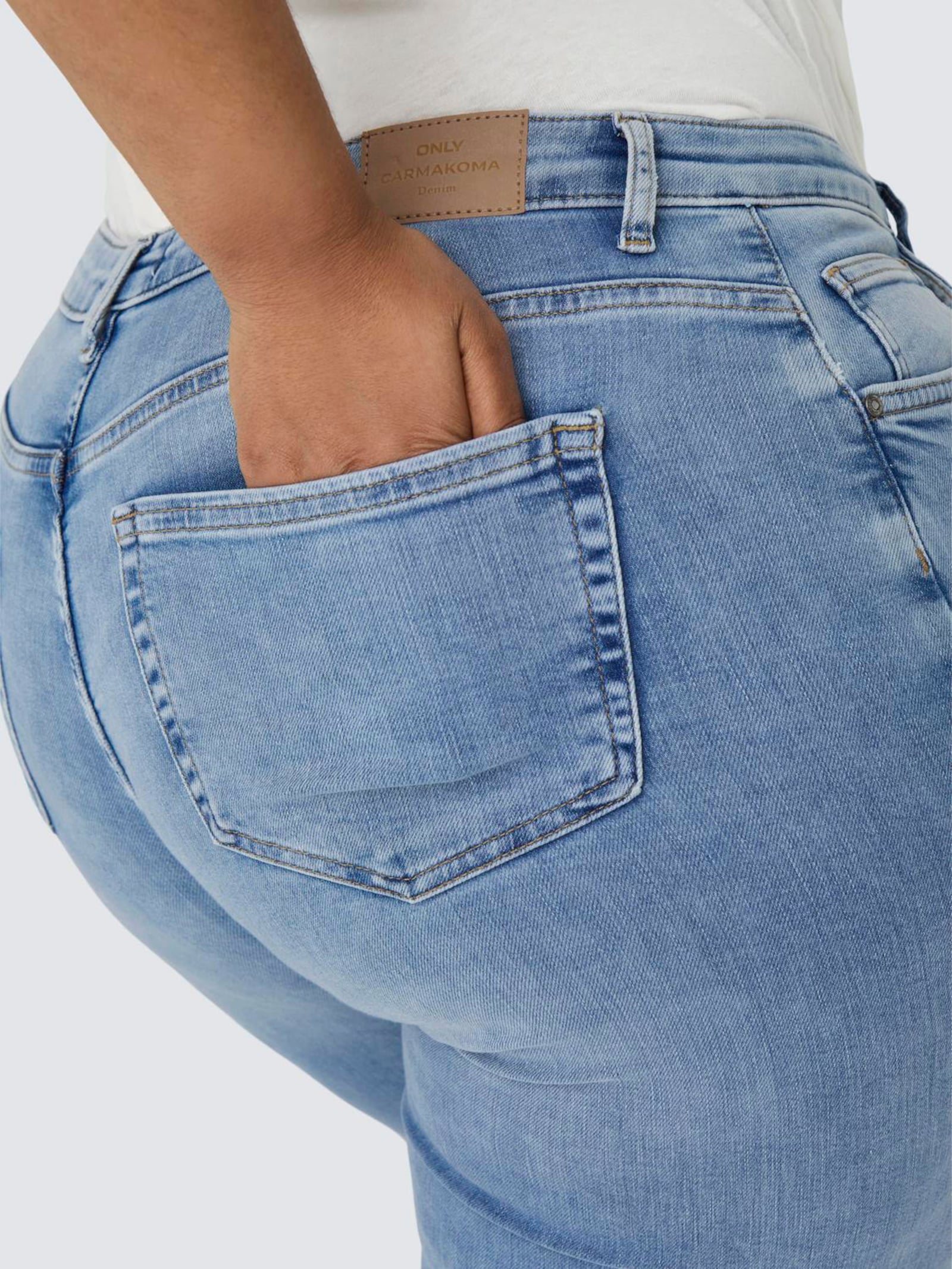 ONLY CARMAKOMA Weite Jeans - light blue denim