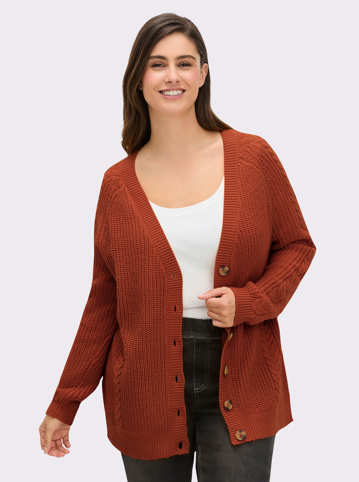 Strickjacke mit Zopfmuster - rostrot