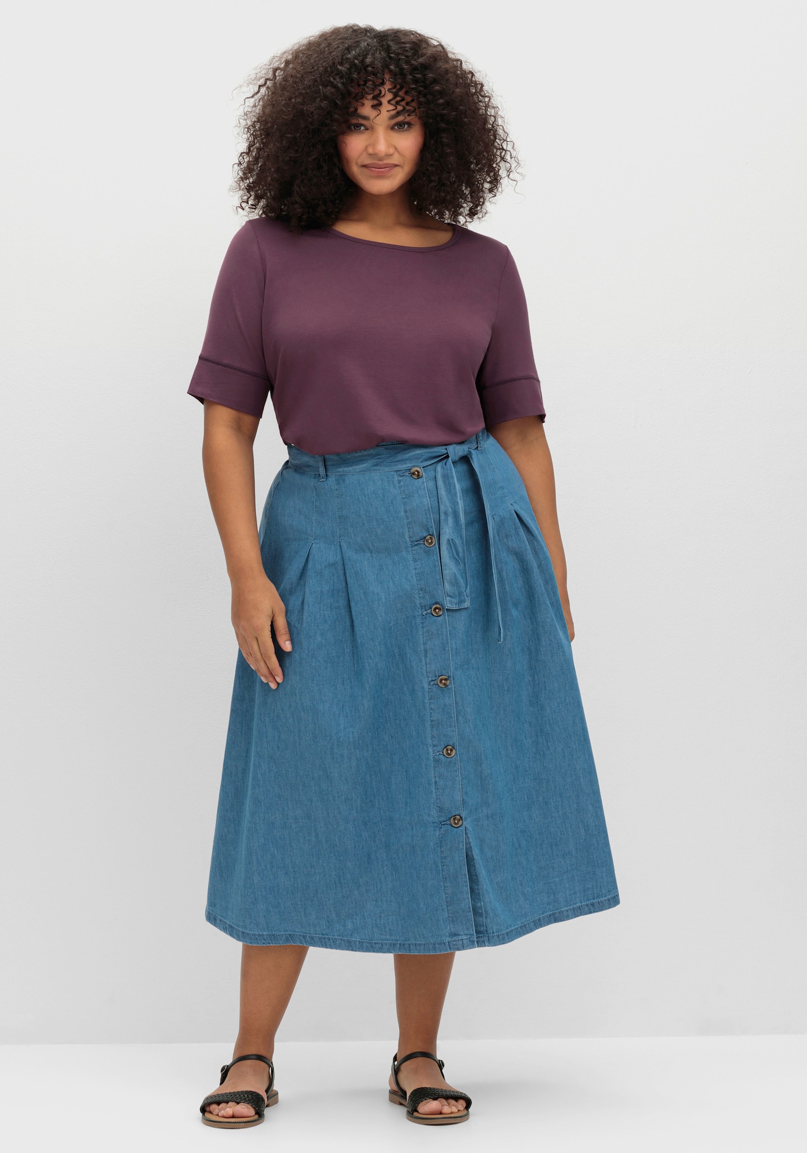 T-Shirt mit zweilagigem Ärmelbündchen - aubergine