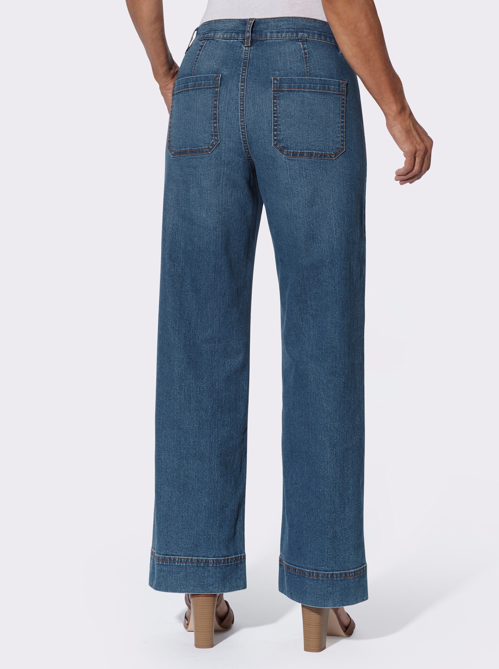 Jeans mit aufgesetzten Taschen - blue-stone-washed