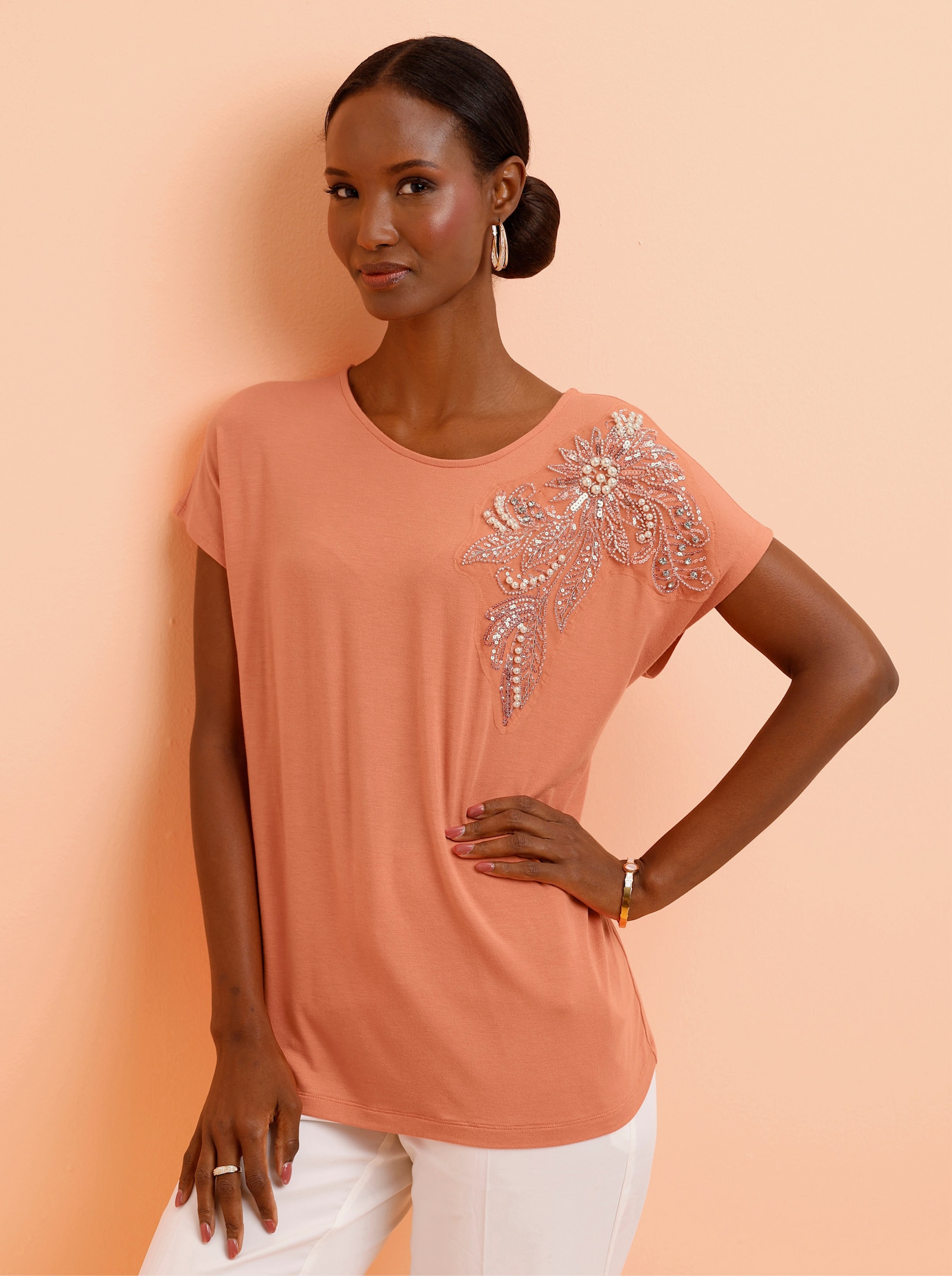 Rundhalsshirt mit Zierperlen und Pailletten - papaya