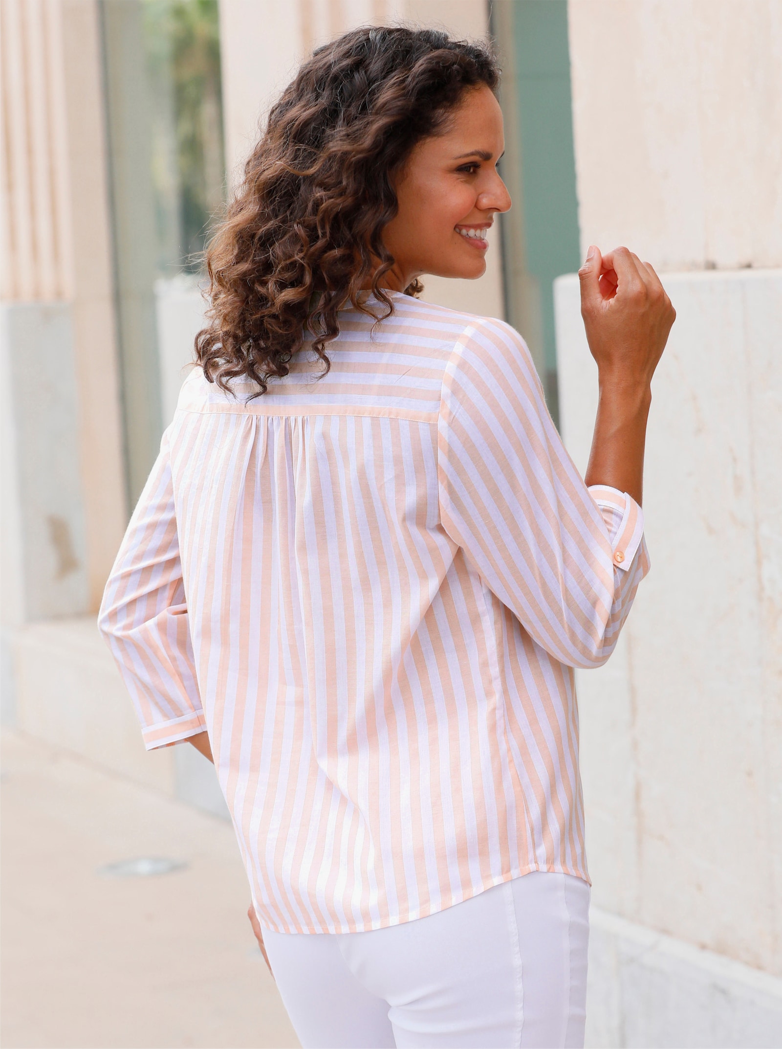 Gestreifte Bluse mit Faltenpartie im Rücken - apricot-weiß-gestreift