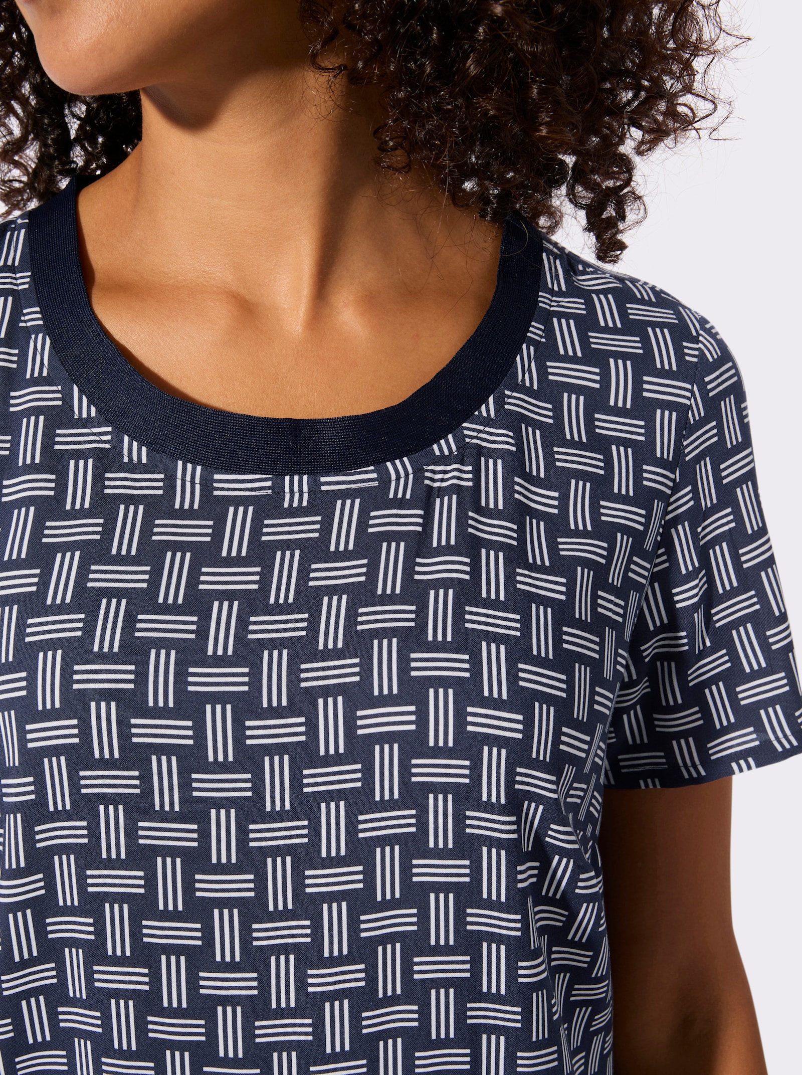 Webkleid in figurfreundlicher A-Linie - marine-ecru-bedruckt