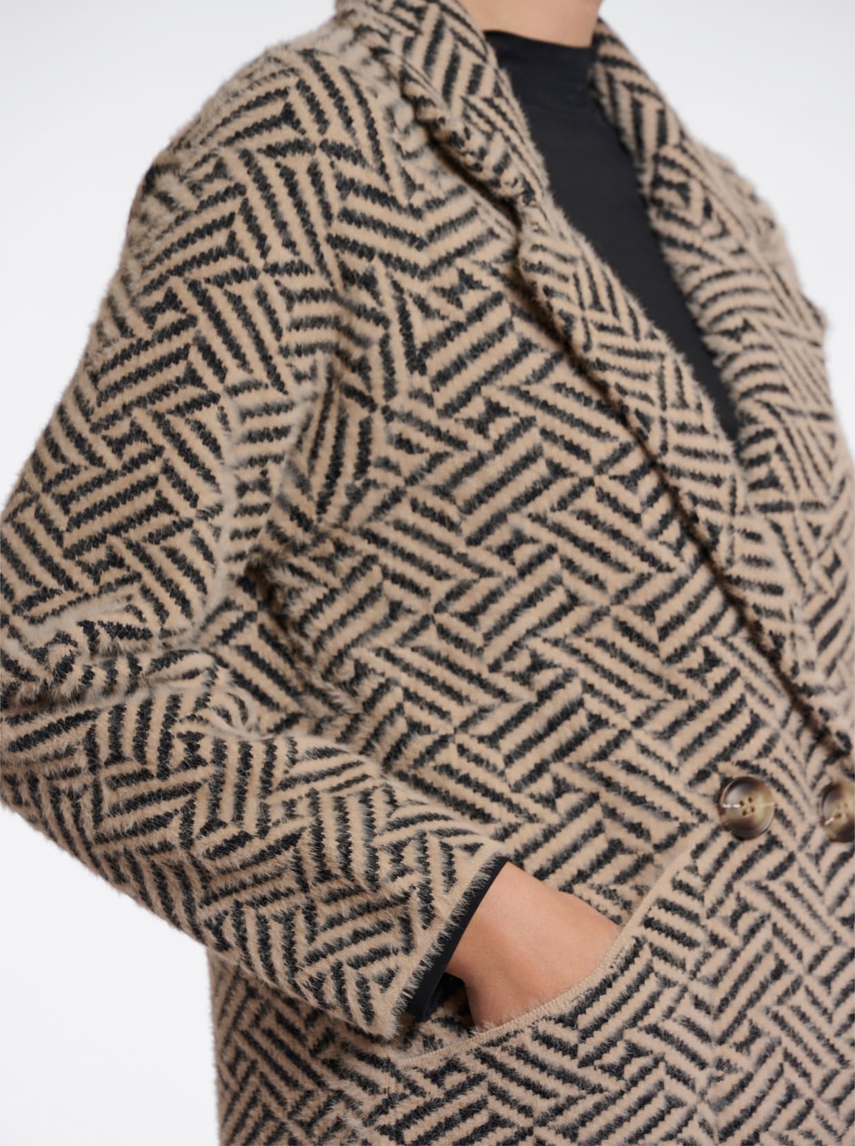 Strickmantel - sand-schwarz-gemustert