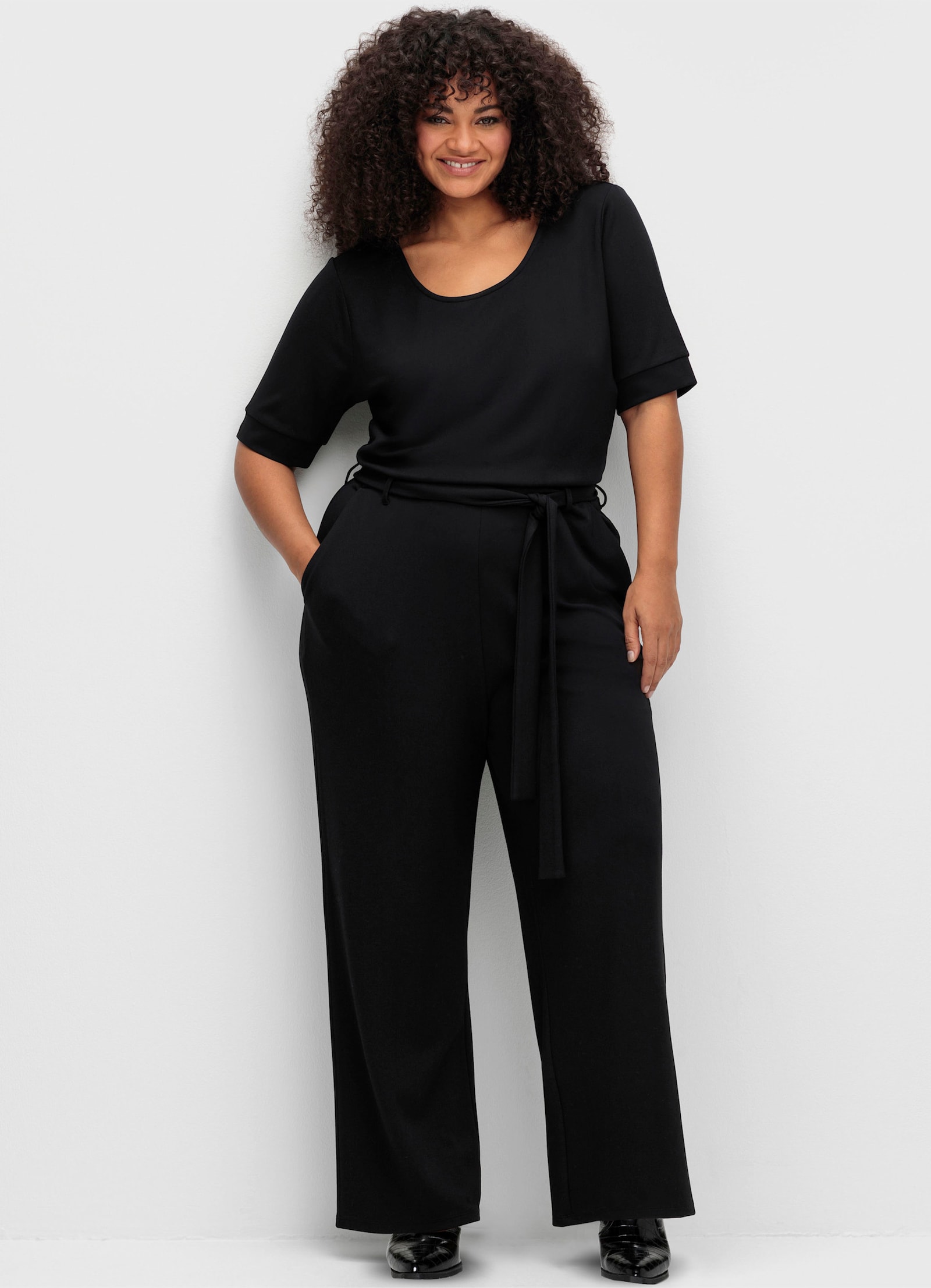 sheego by Joe Browns Jumpsuit mit weitem Bein und Bindegürtel - schwarz