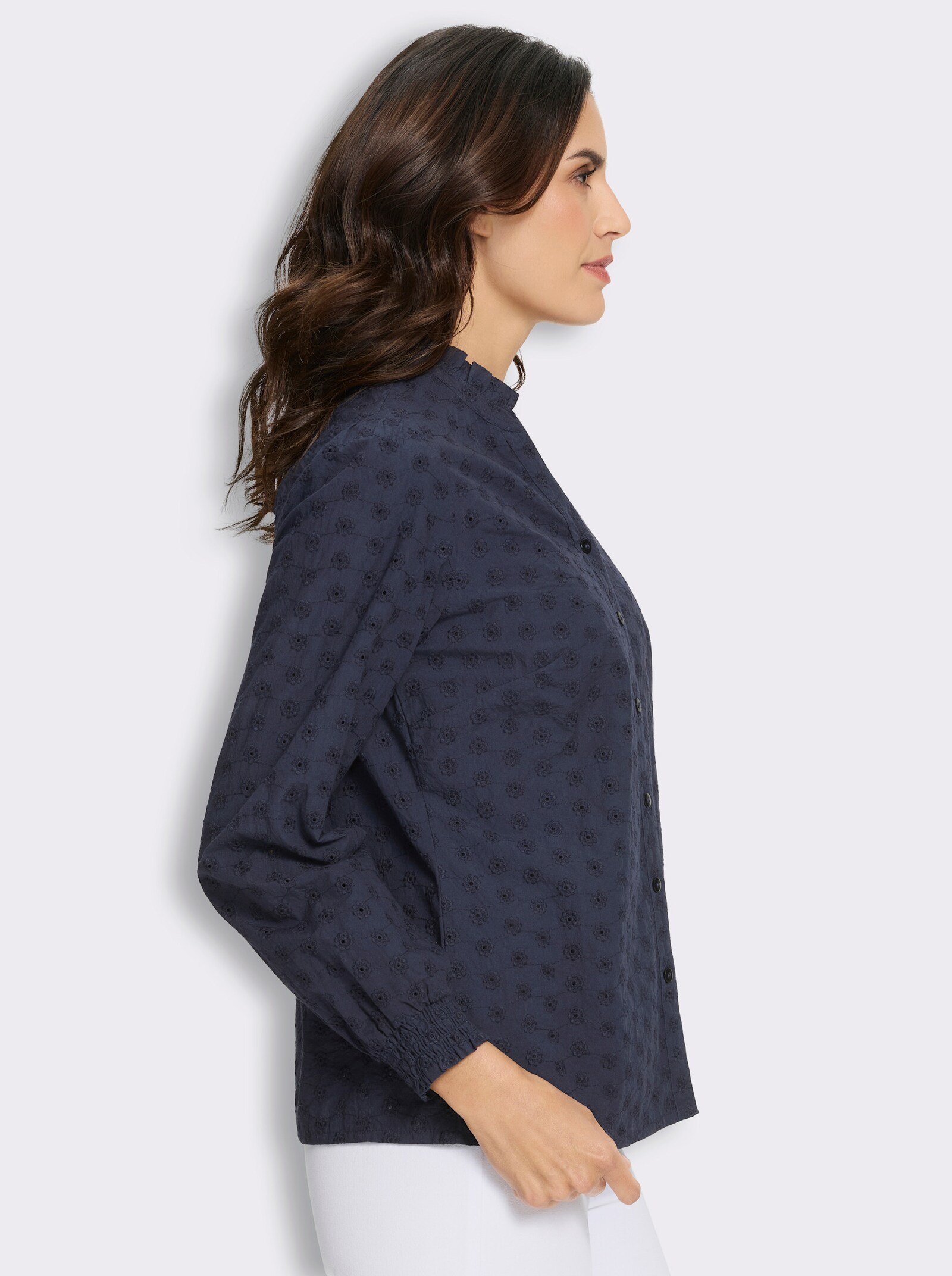  Baumwollbluse mit Blüten aus Madeira-Stickerei - marine