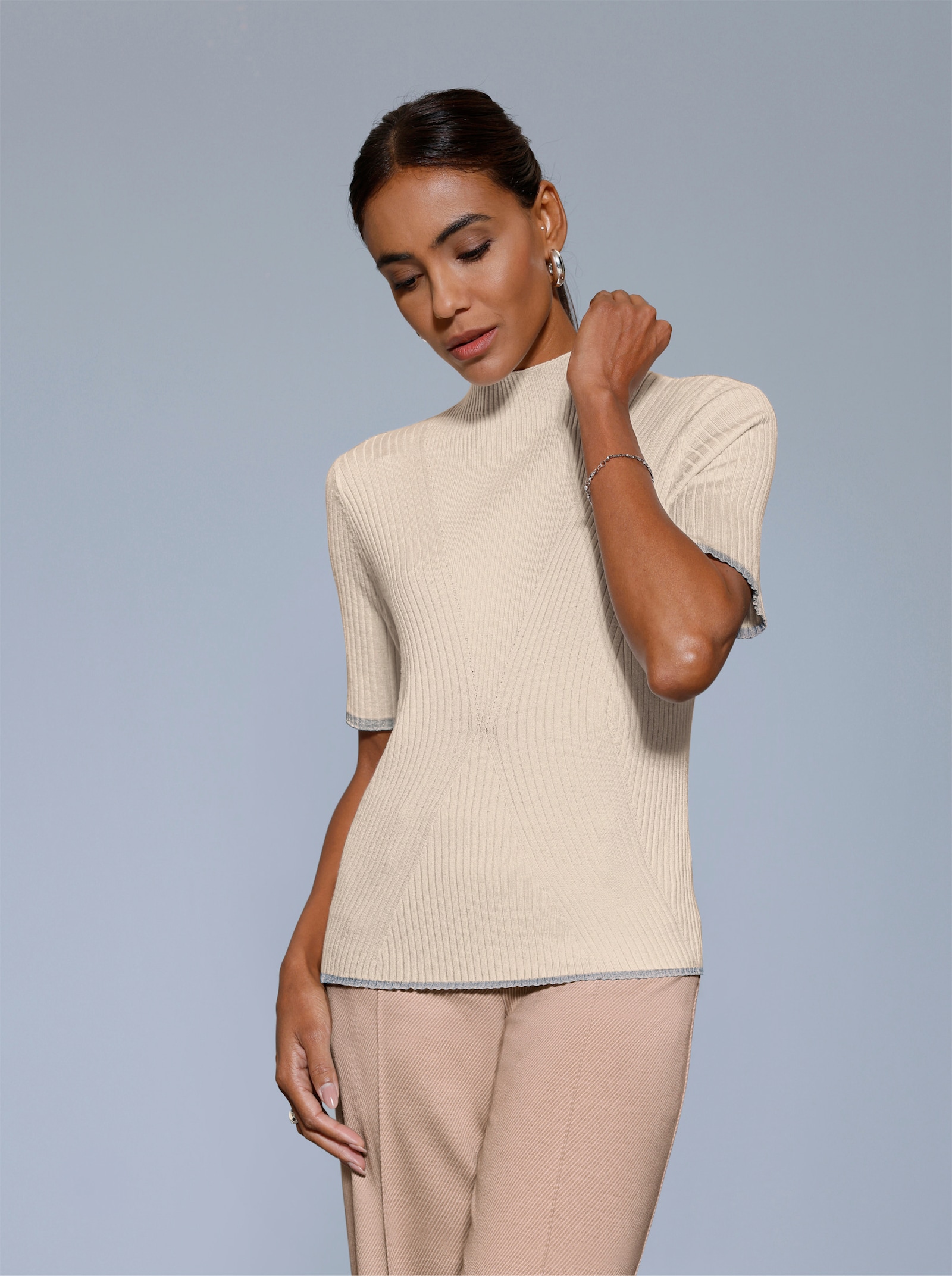 Stehkragenpullover in modischer Ripp-Optik - champagner