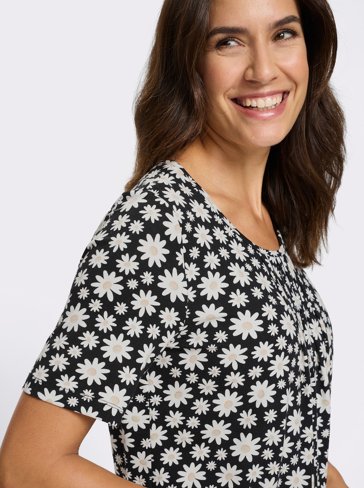 Print-Shirt in weicher Viskose-Qualität - schwarz-ecru-bedruckt