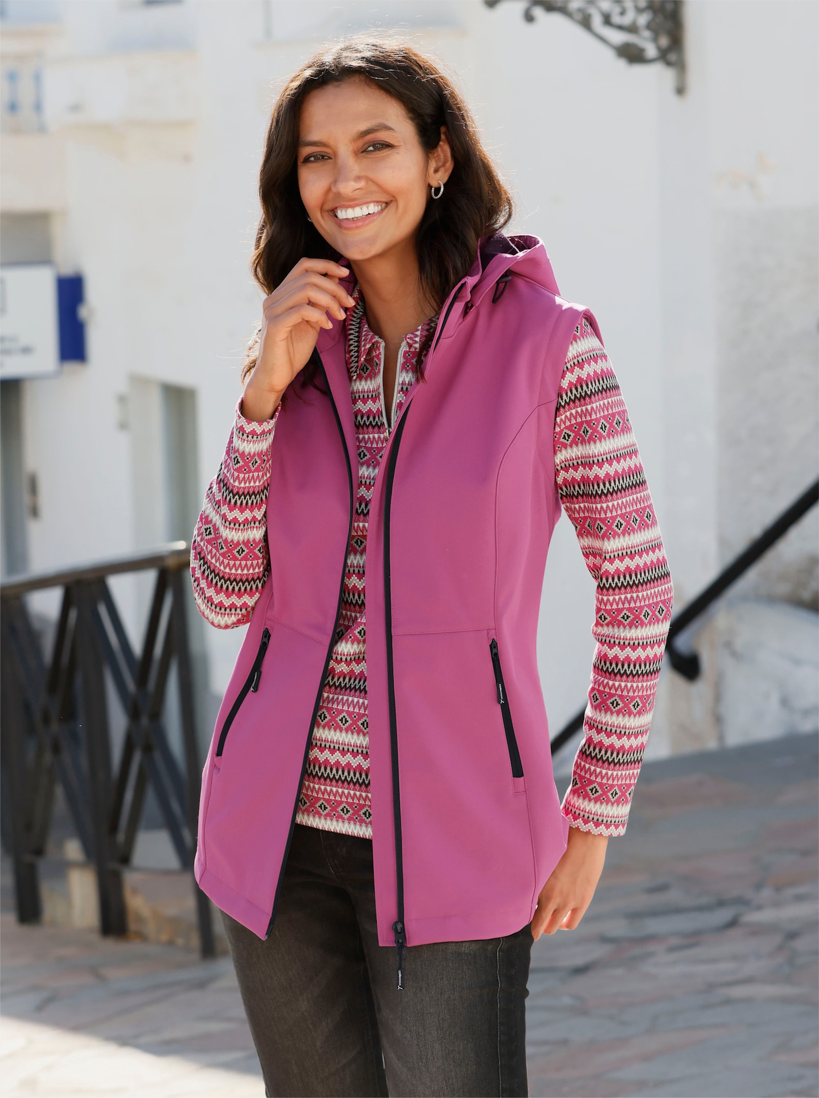 Softshelljacke mit weitenregulierbarer Kapuze - erika