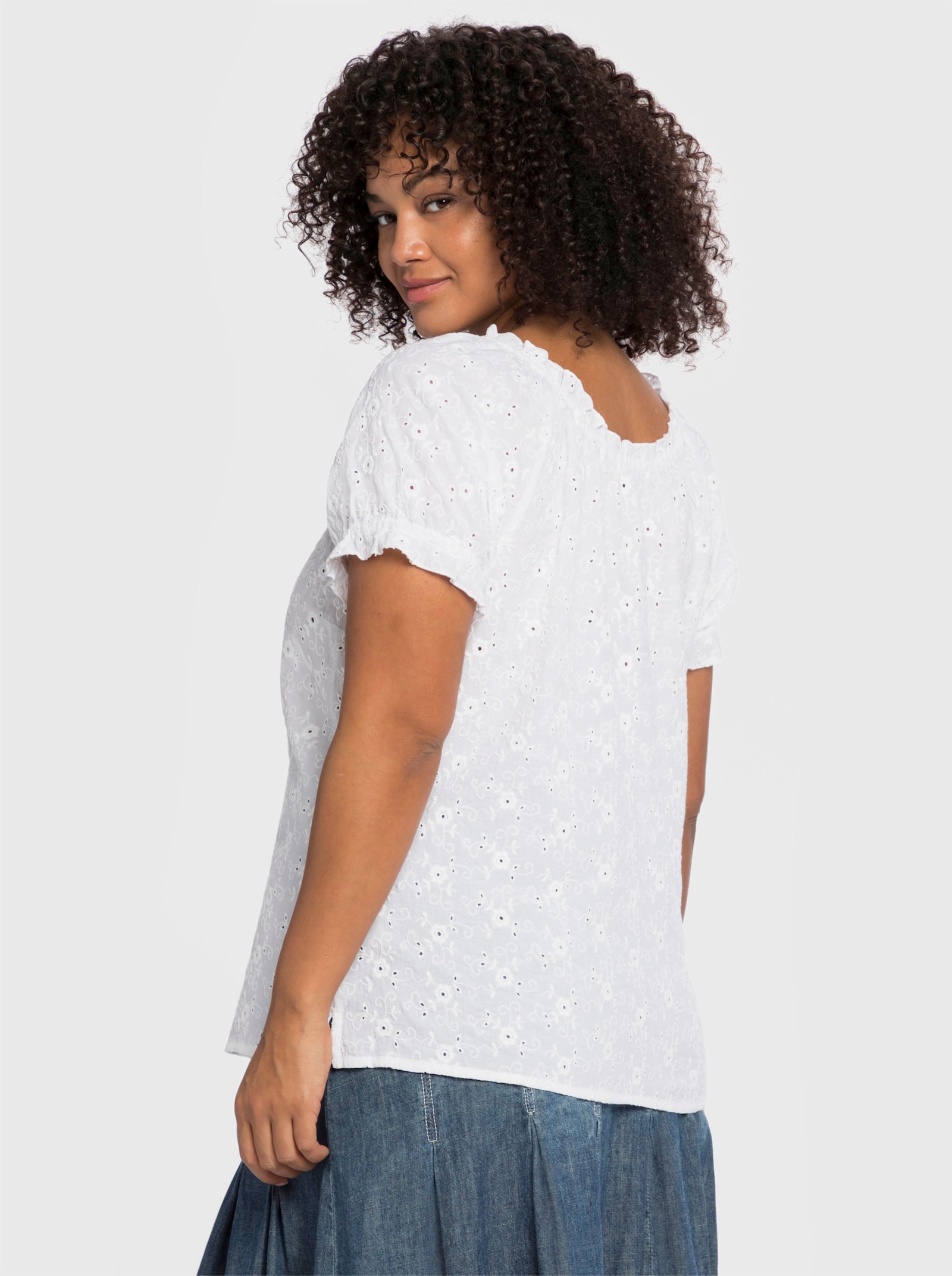 sheego by Joe Browns Tunika mit Lochstickerei - weiß