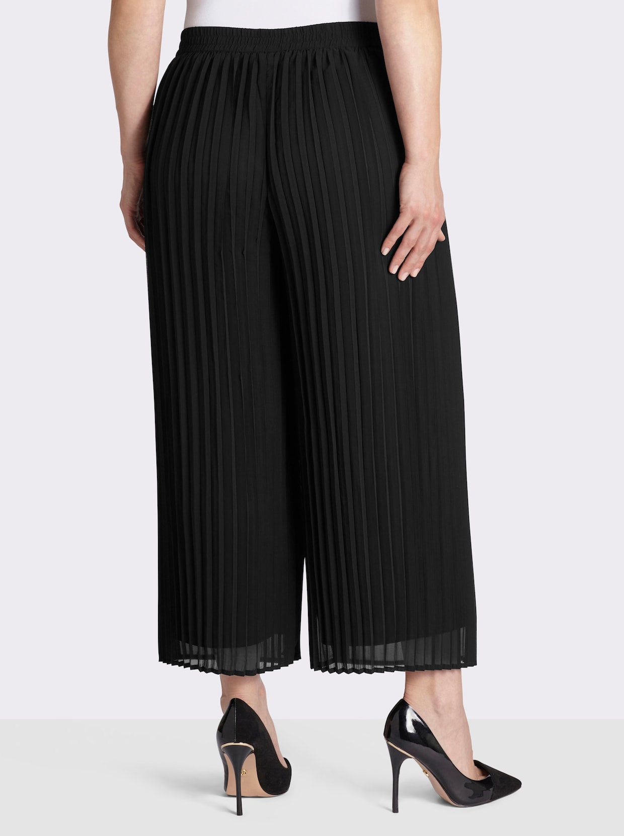 sheego 7/8-Hose aus fließender Plissee-Qualität - schwarz