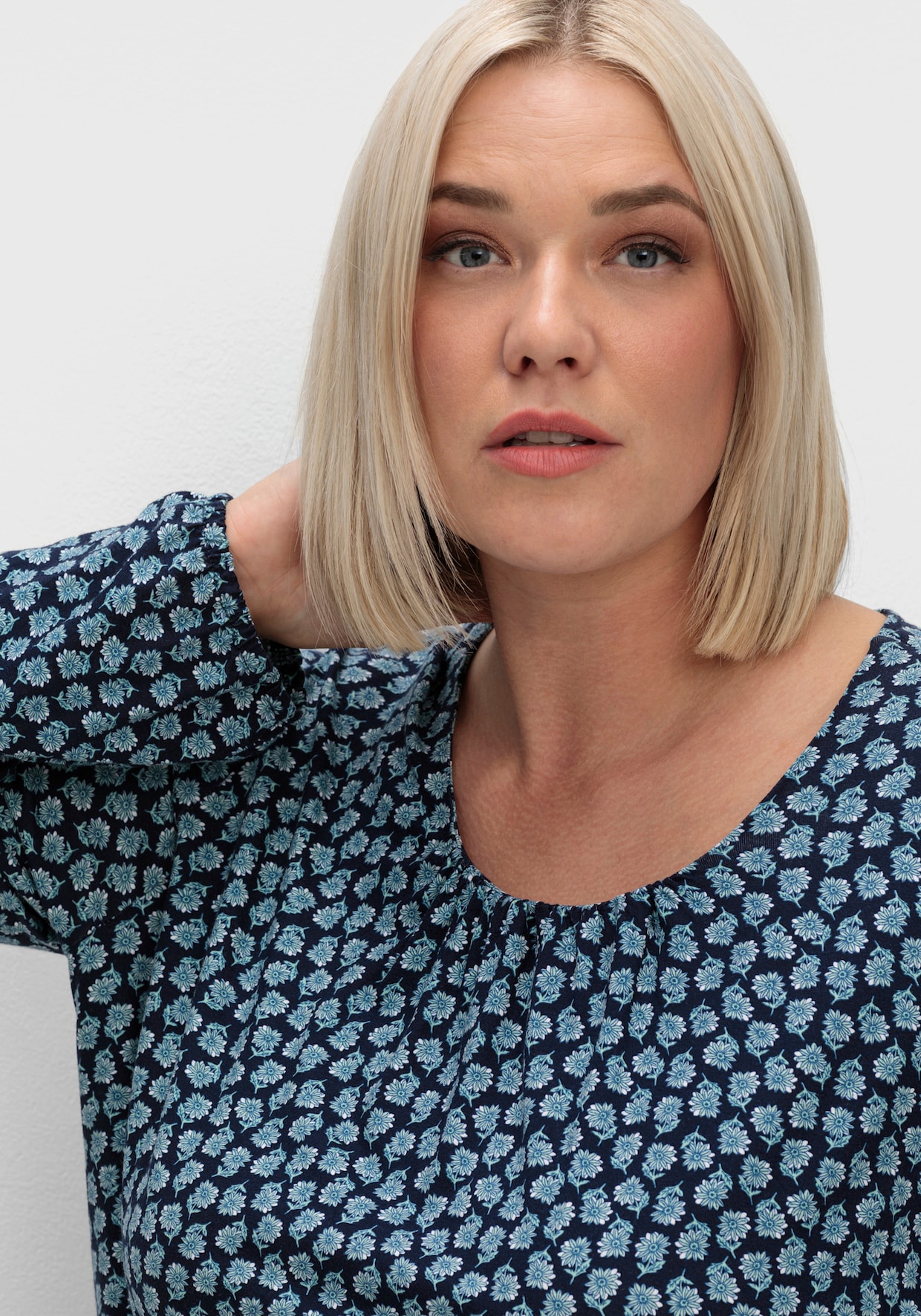 Print-Shirt mit Gummizug an Ärmeln und Saum - nachtblau-salbei-bedruckt