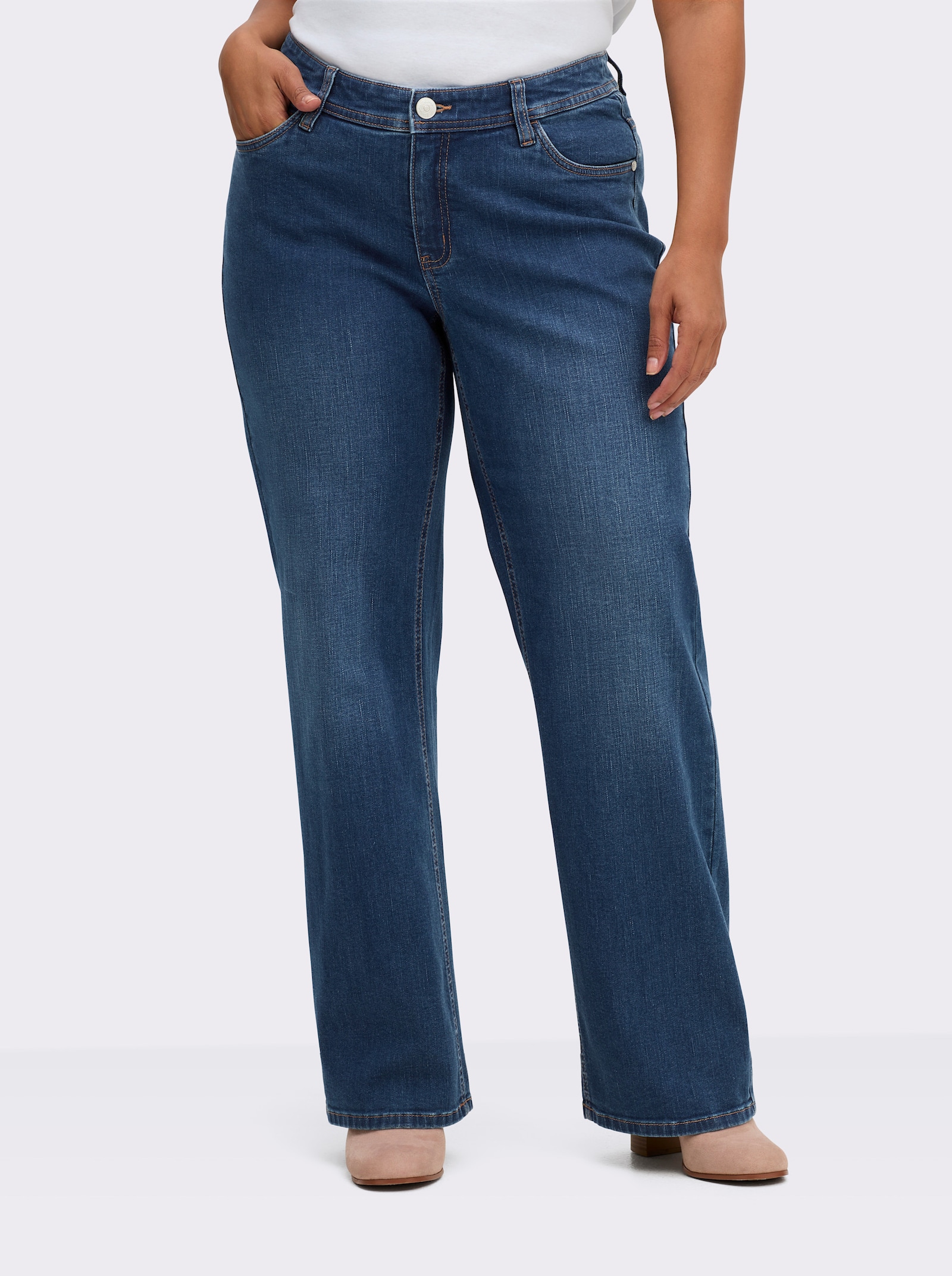 sheego Gerade Jeans bei schmalerer Taille und viel Po - blue-stone-washed