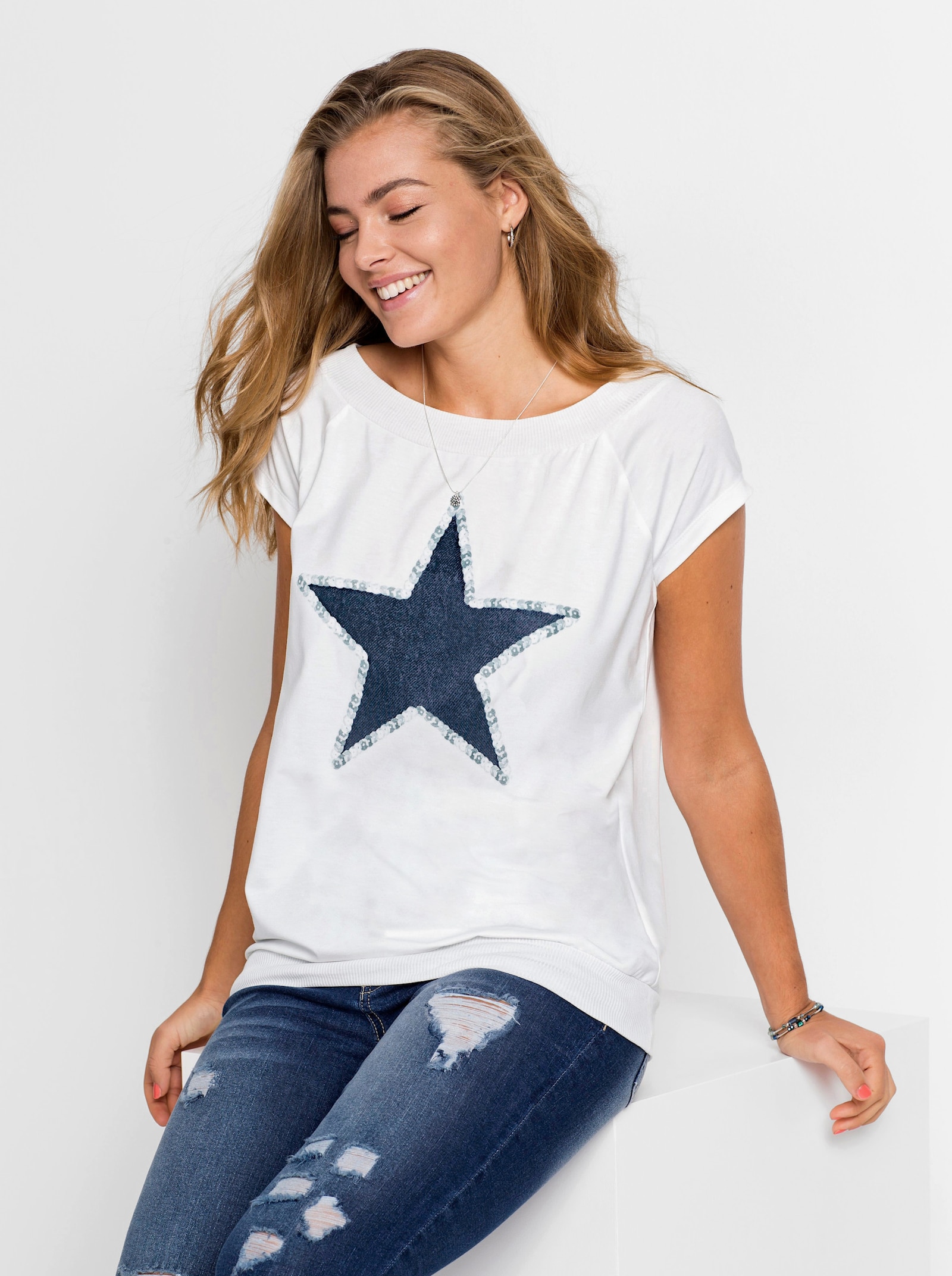 Kurzarmshirt mit Stern-Motiv - weiß-mittelblau-bedruckt