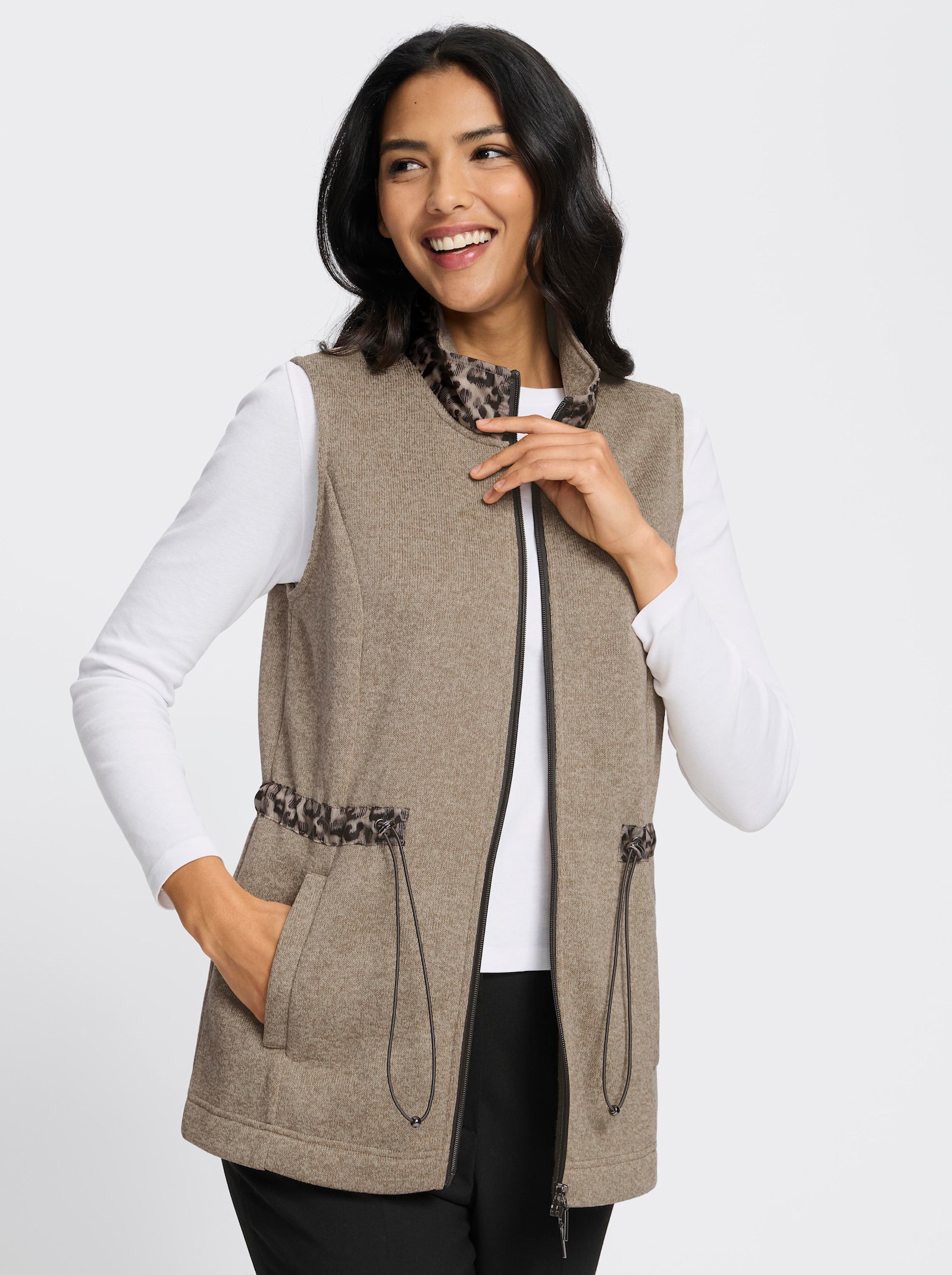 Fleeceweste mit Leo-Details - sand-graphit