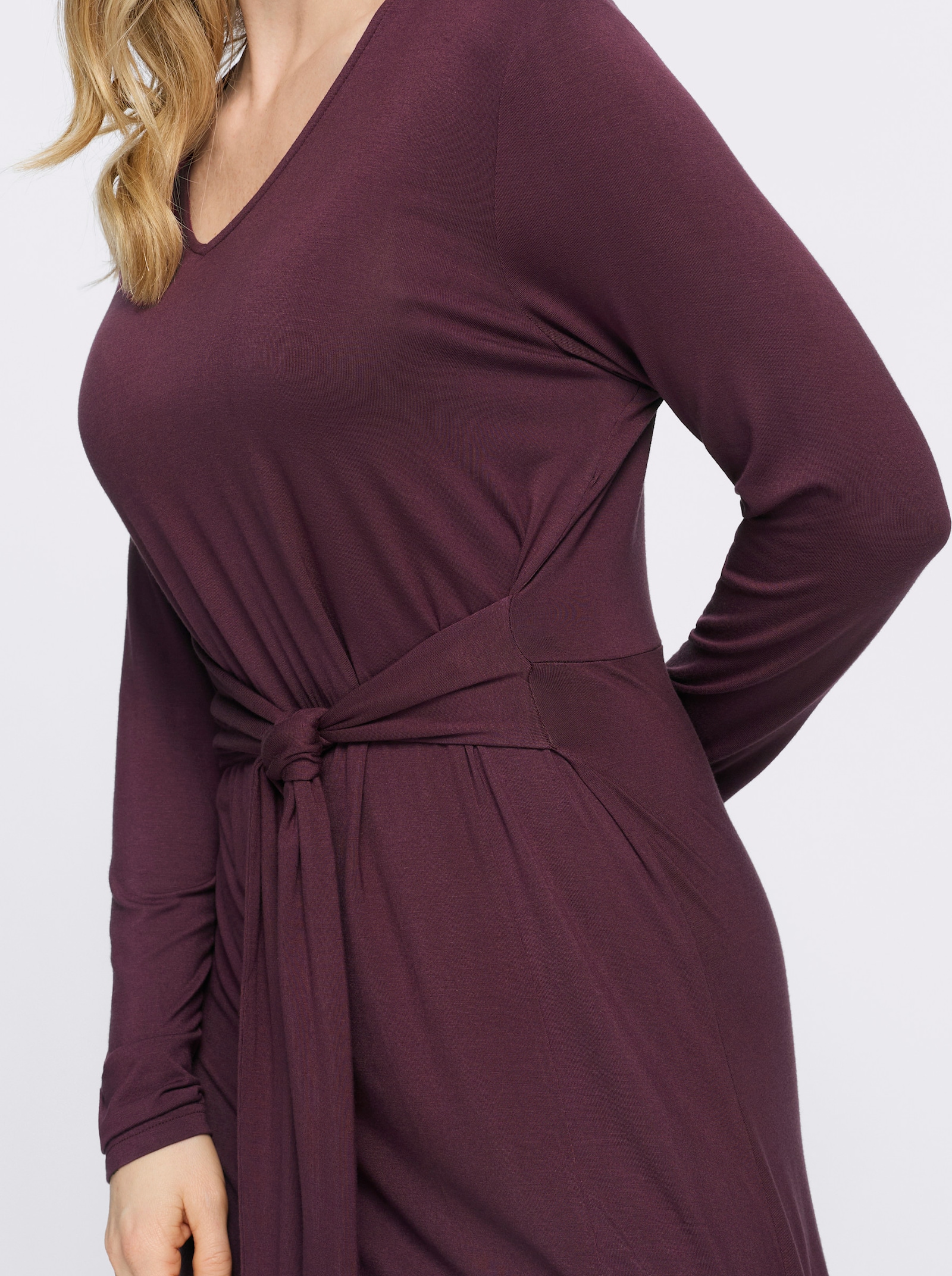 Jerseykleid mit fixiertem Bindegürtel - burgund