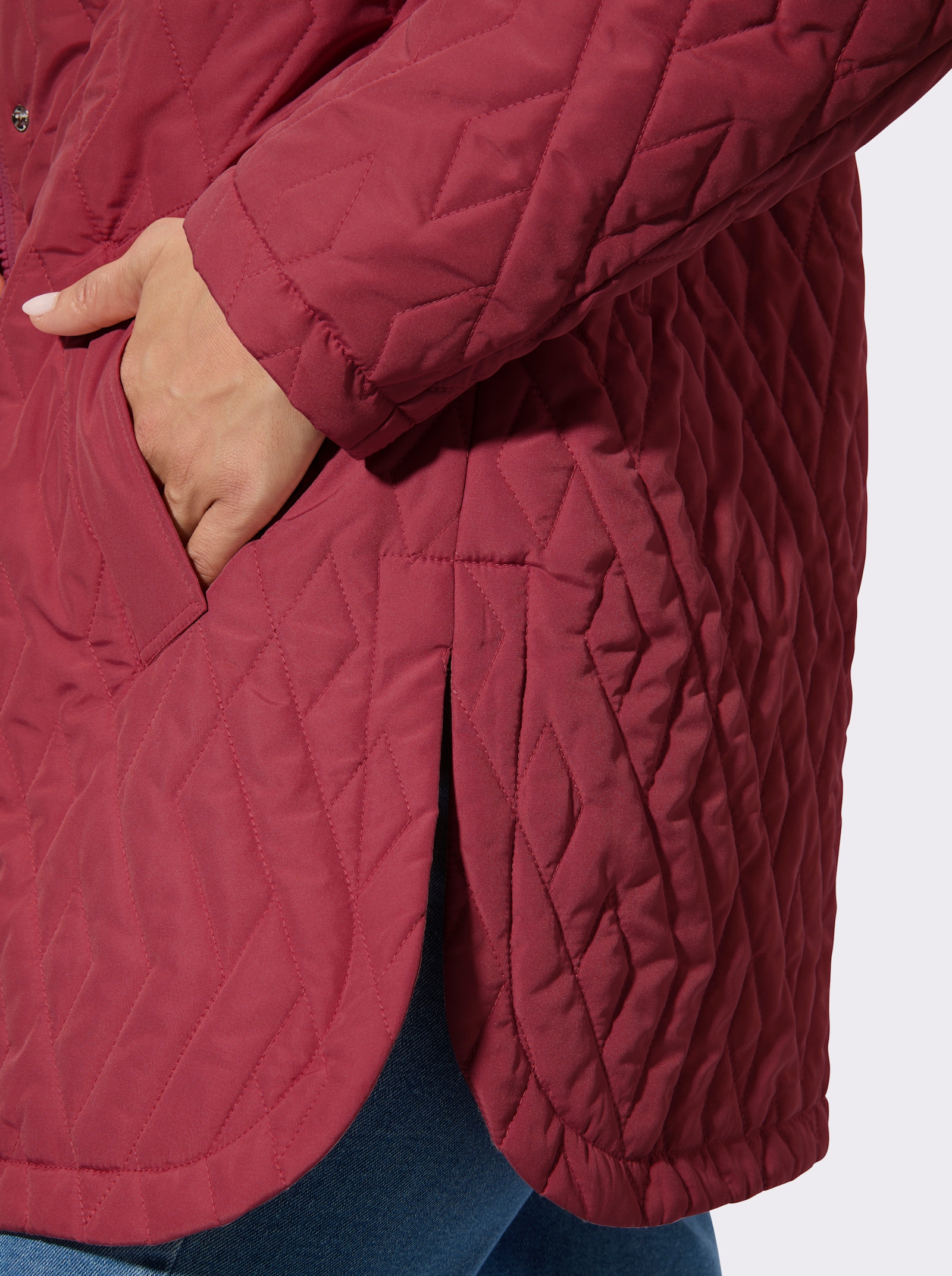 Steppjacke mit Seitenschlitzen - dunkelrot