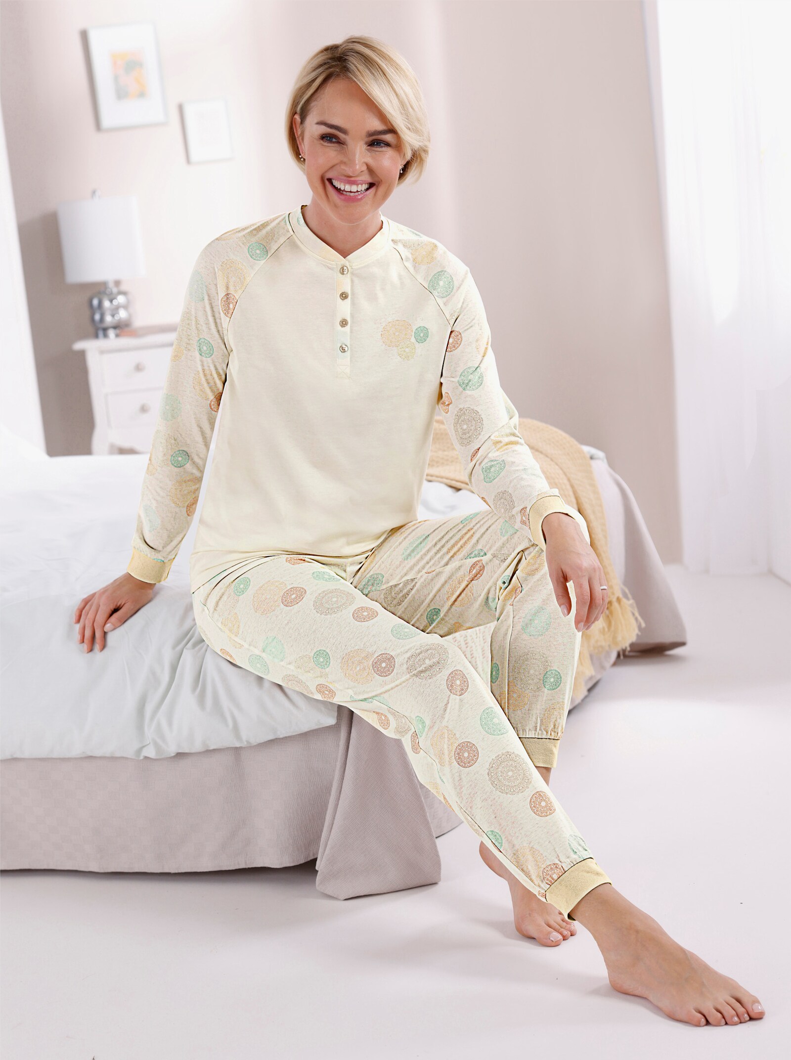 wäschepur Schlafanzug mit platziertem Druck - champagner-sand-bedruckt