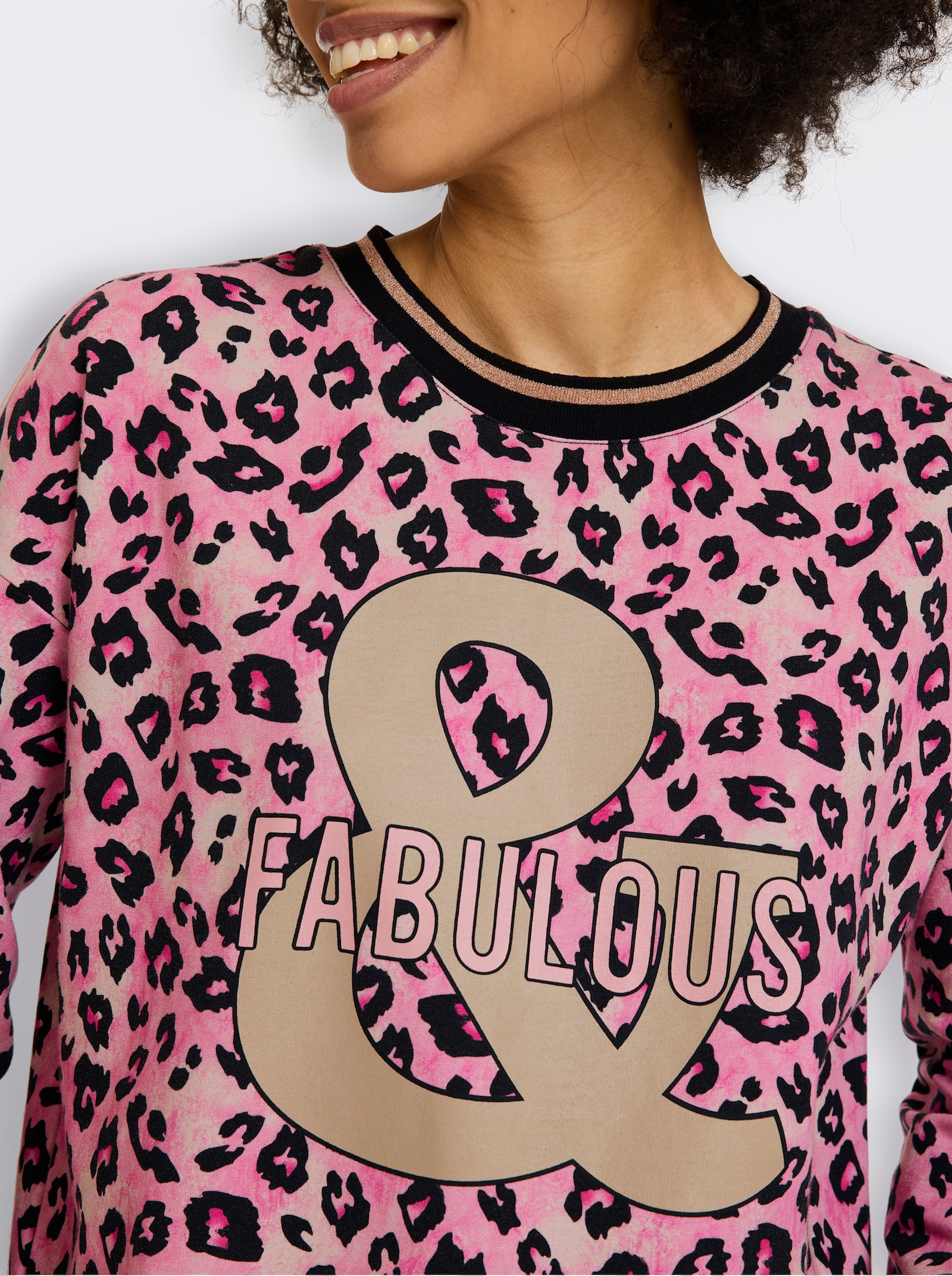 heine Sweatshirt mit Leo-Print - hortensie-schwarz-bedruckt