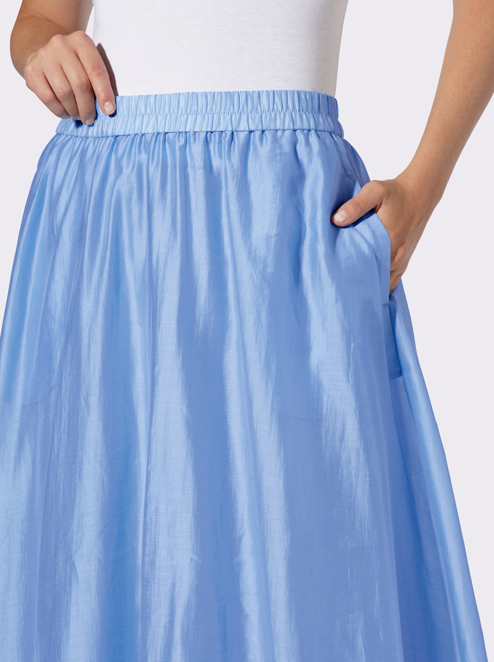 heine Schlupfrock mit seidigem Glanz - eisblau