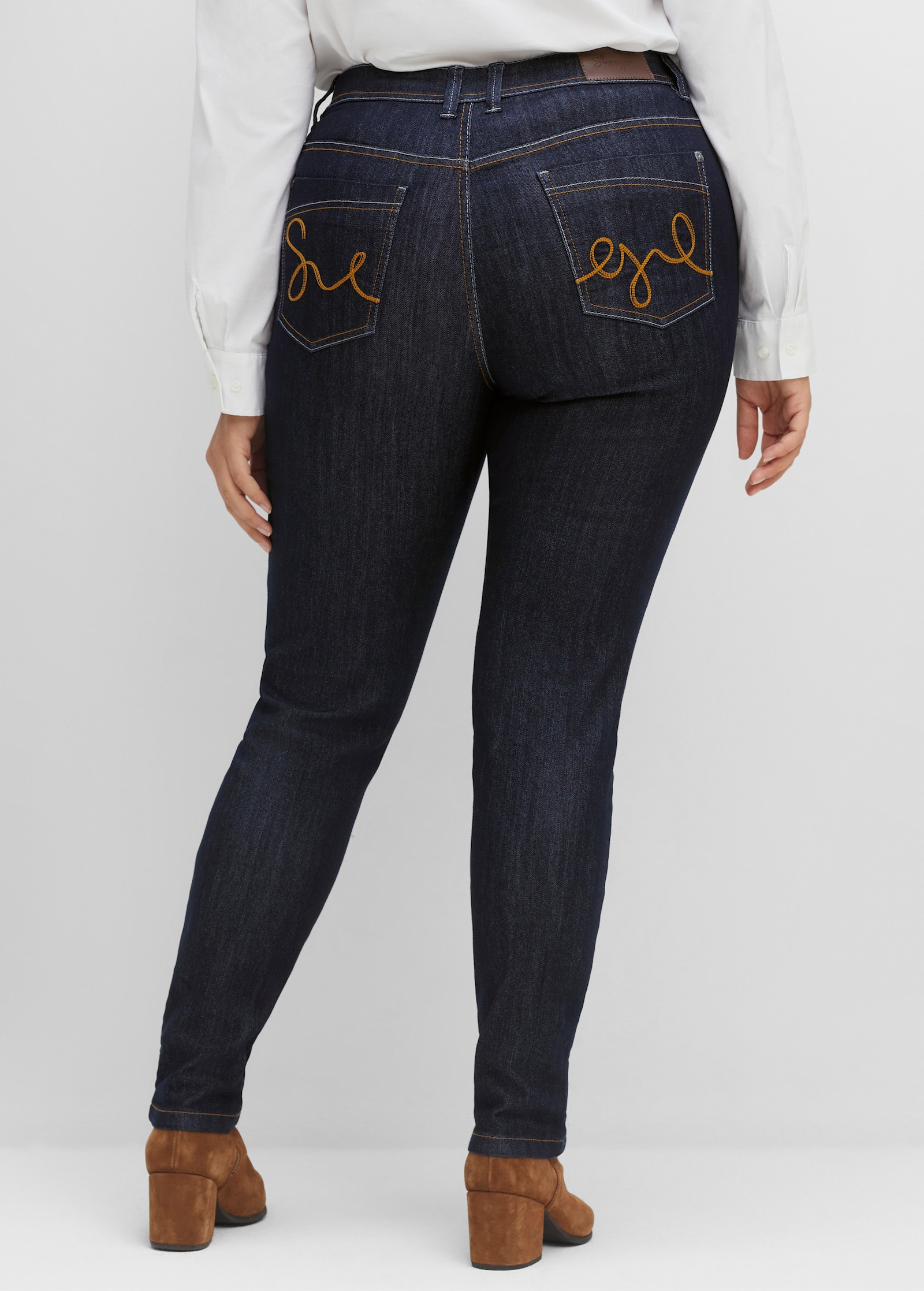 sheego Jeans mit Kontrastnähten - blue black denim