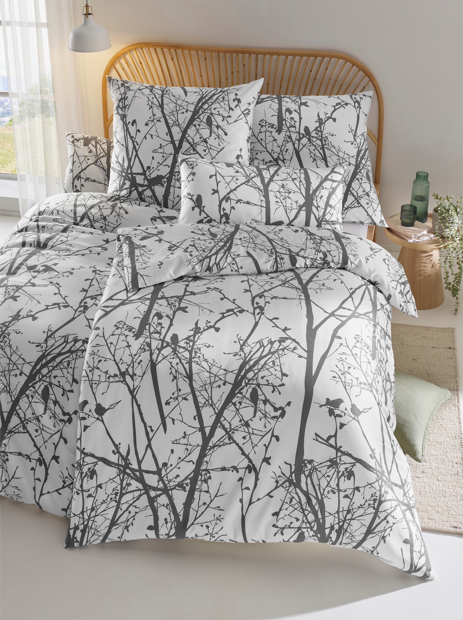 heine home Bettwäsche aus Mako-Satin - weiß-anthrazit-bedruckt