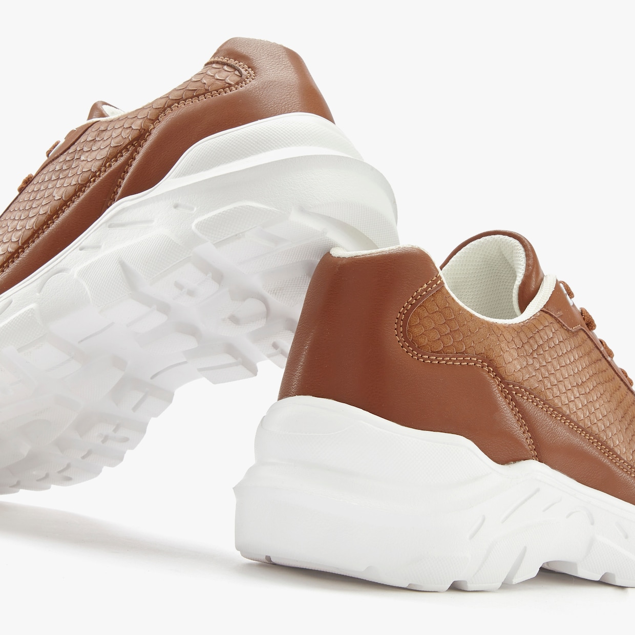 LASCANA Sneaker - camelfarben