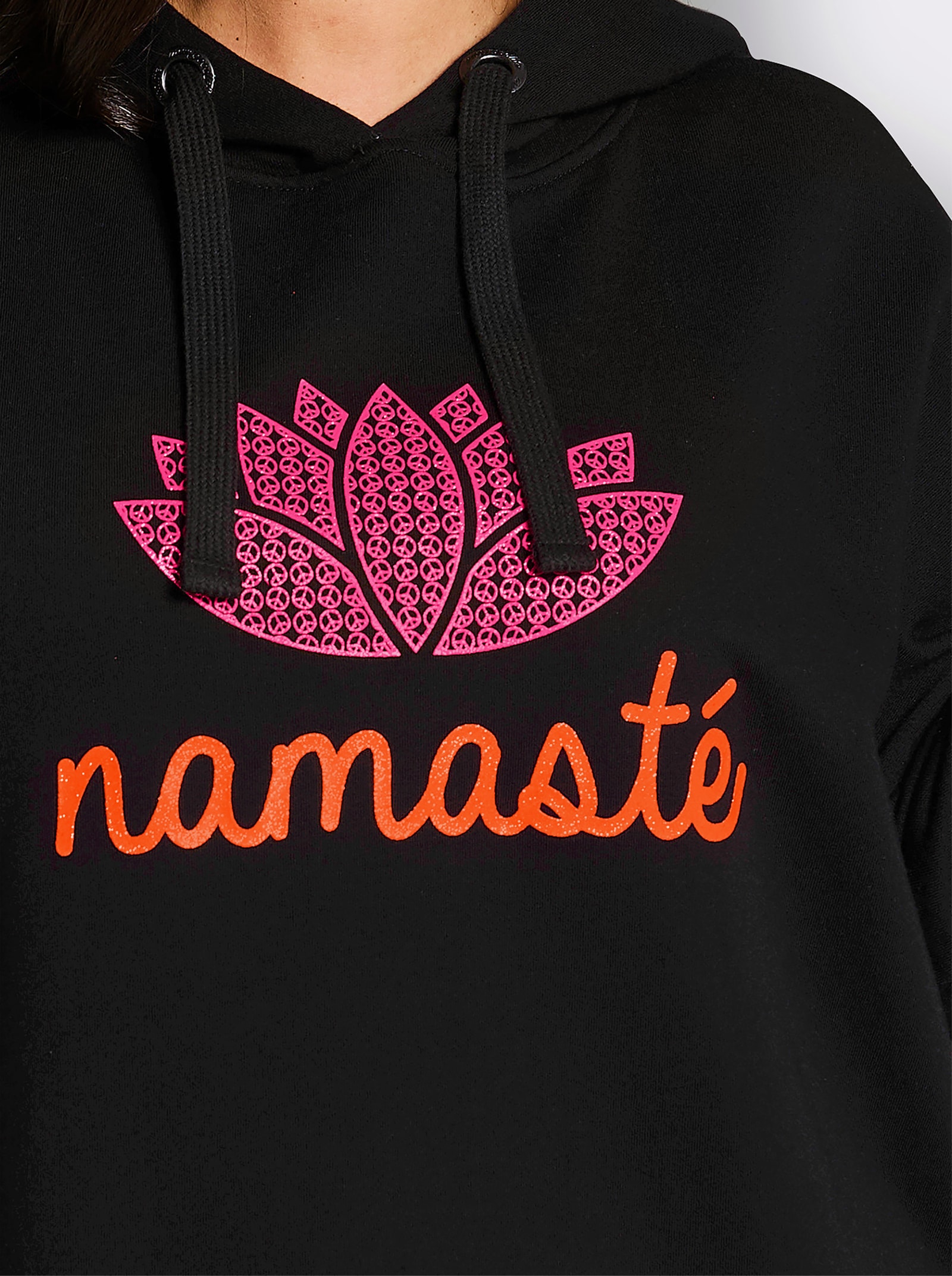 sheego loves miss goodlife Hoodie mit Statementprint - schwarz-pink-bedruckt