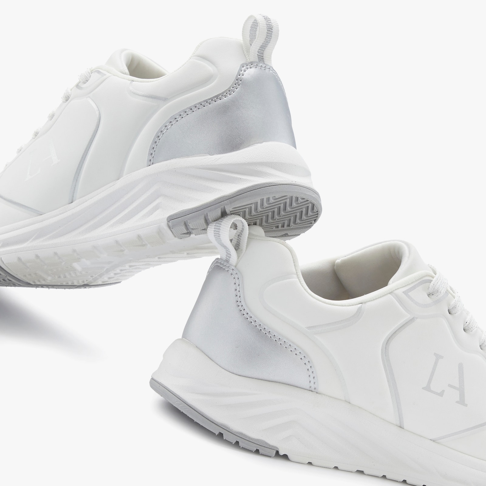 LASCANA Sneaker - wit/zilverkleurig