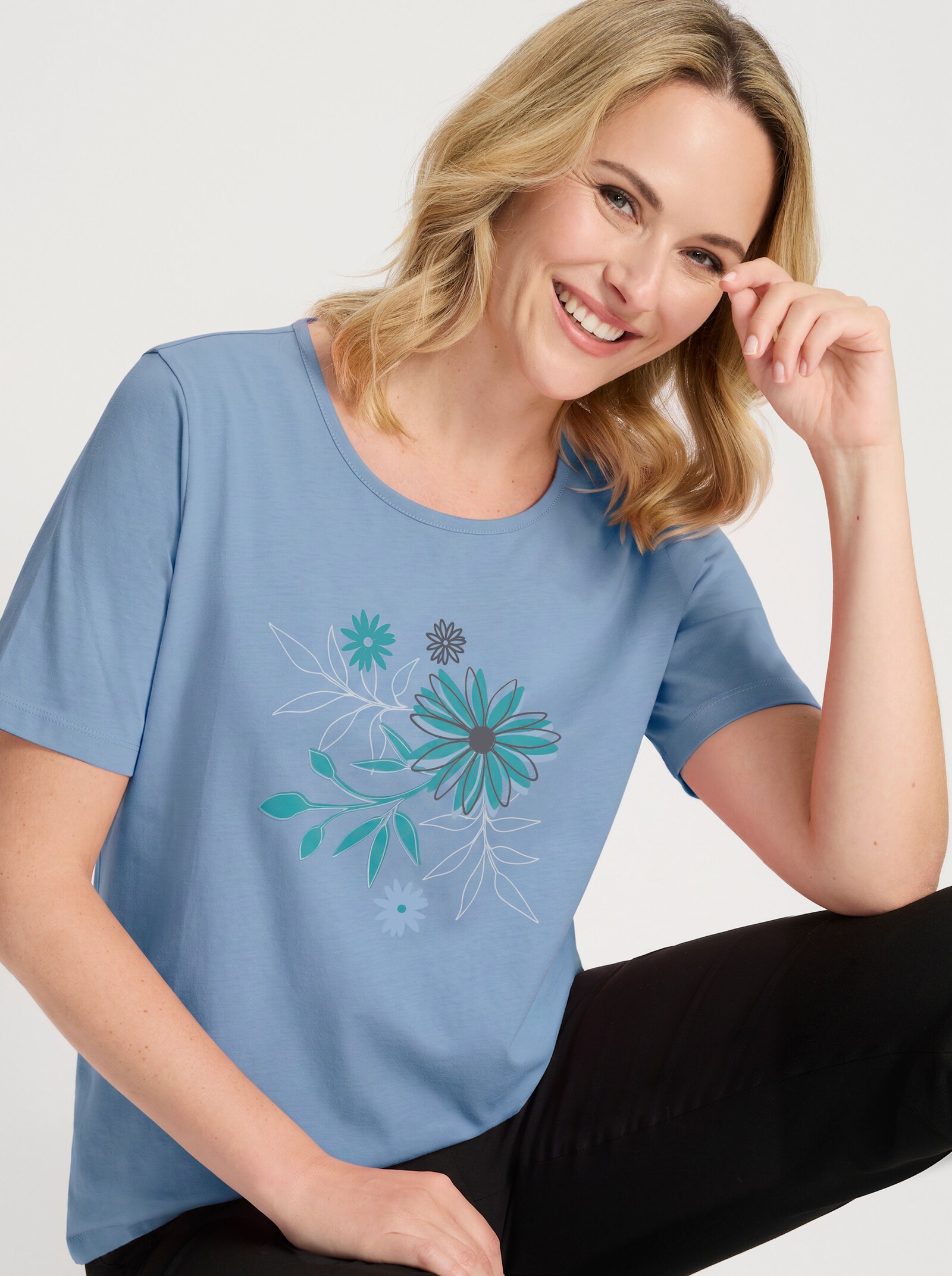 Kurzarmshirt mit Büten-Motiv - himmelblau-ozean