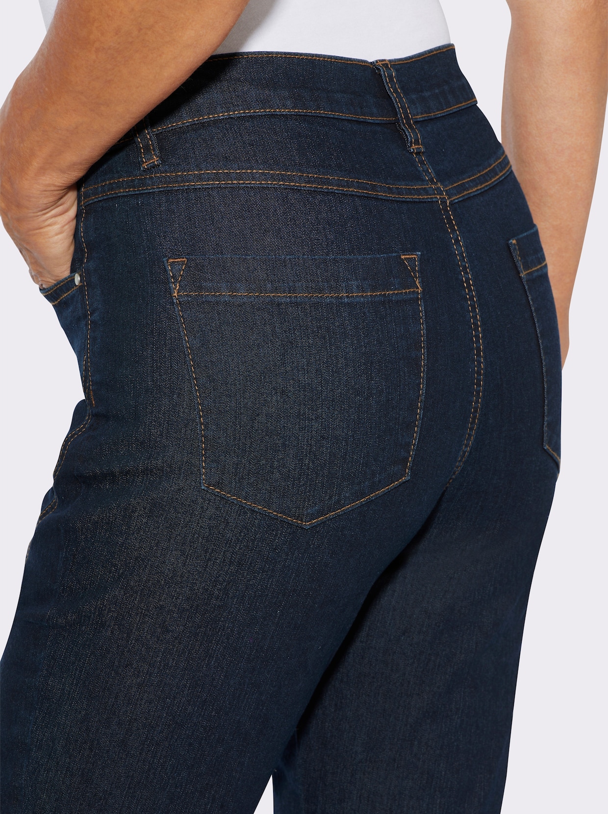 Jeans mit Ziernähten vorne - dark blue