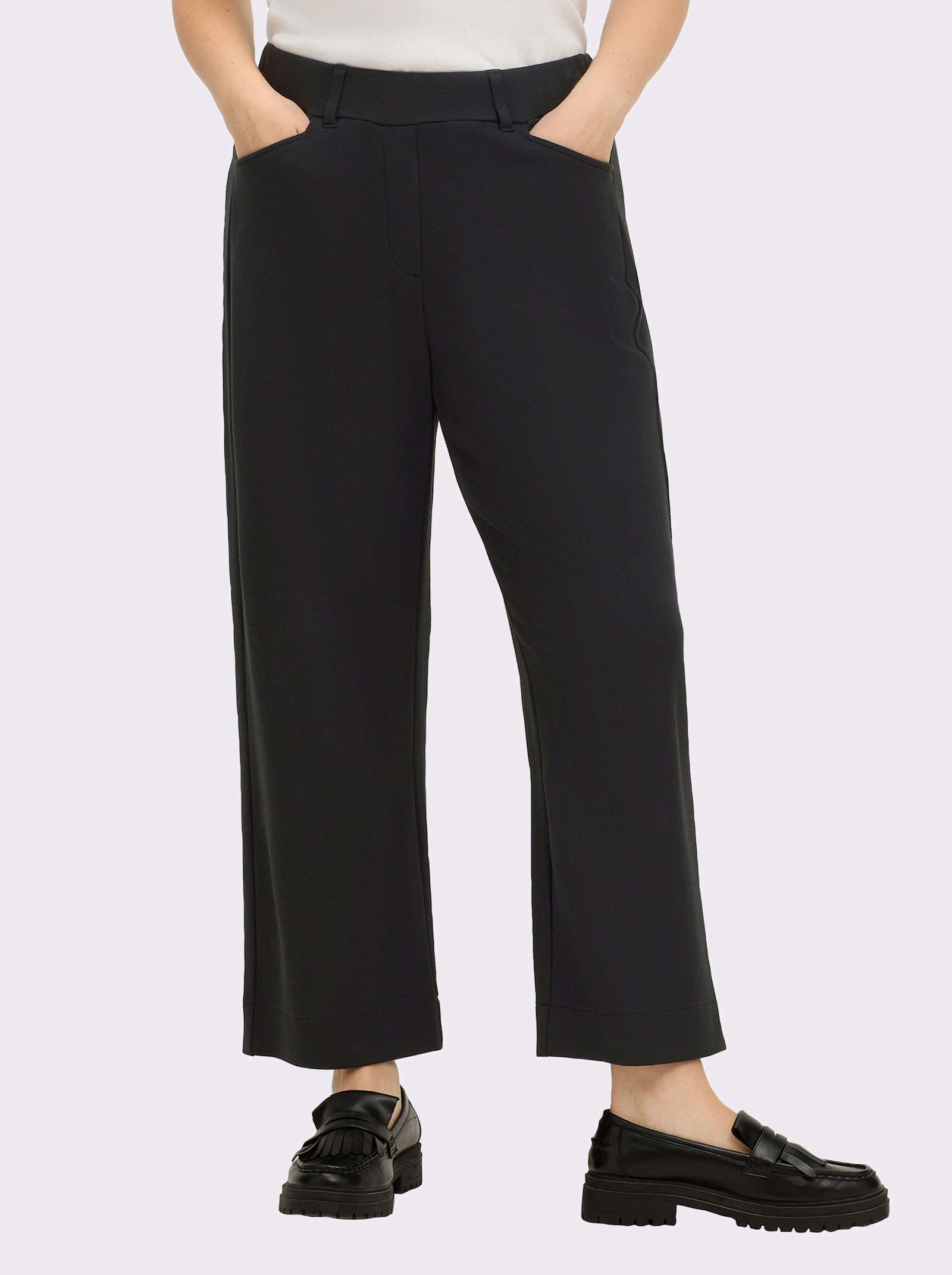 sheego Culotte in Struktur-Optik - schwarz-gemustert