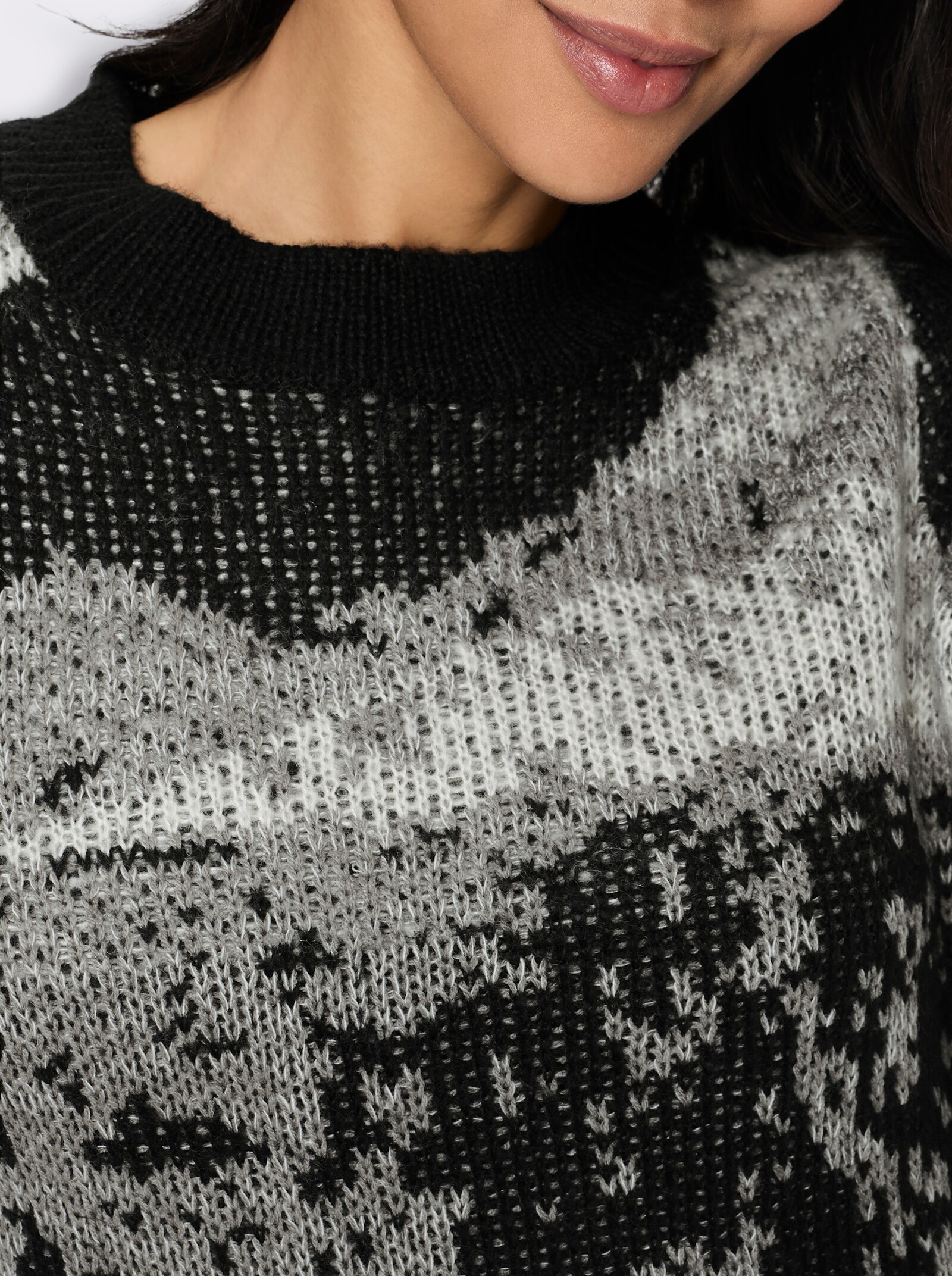 Jacquardpullover in flauschiger Qualität - schwarz-ecru-gemustert