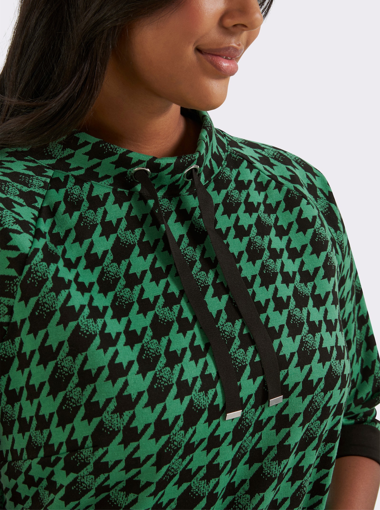 Jerseykleid mit Kontrast-Akzenten - grasgrün-schwarz-gemustert