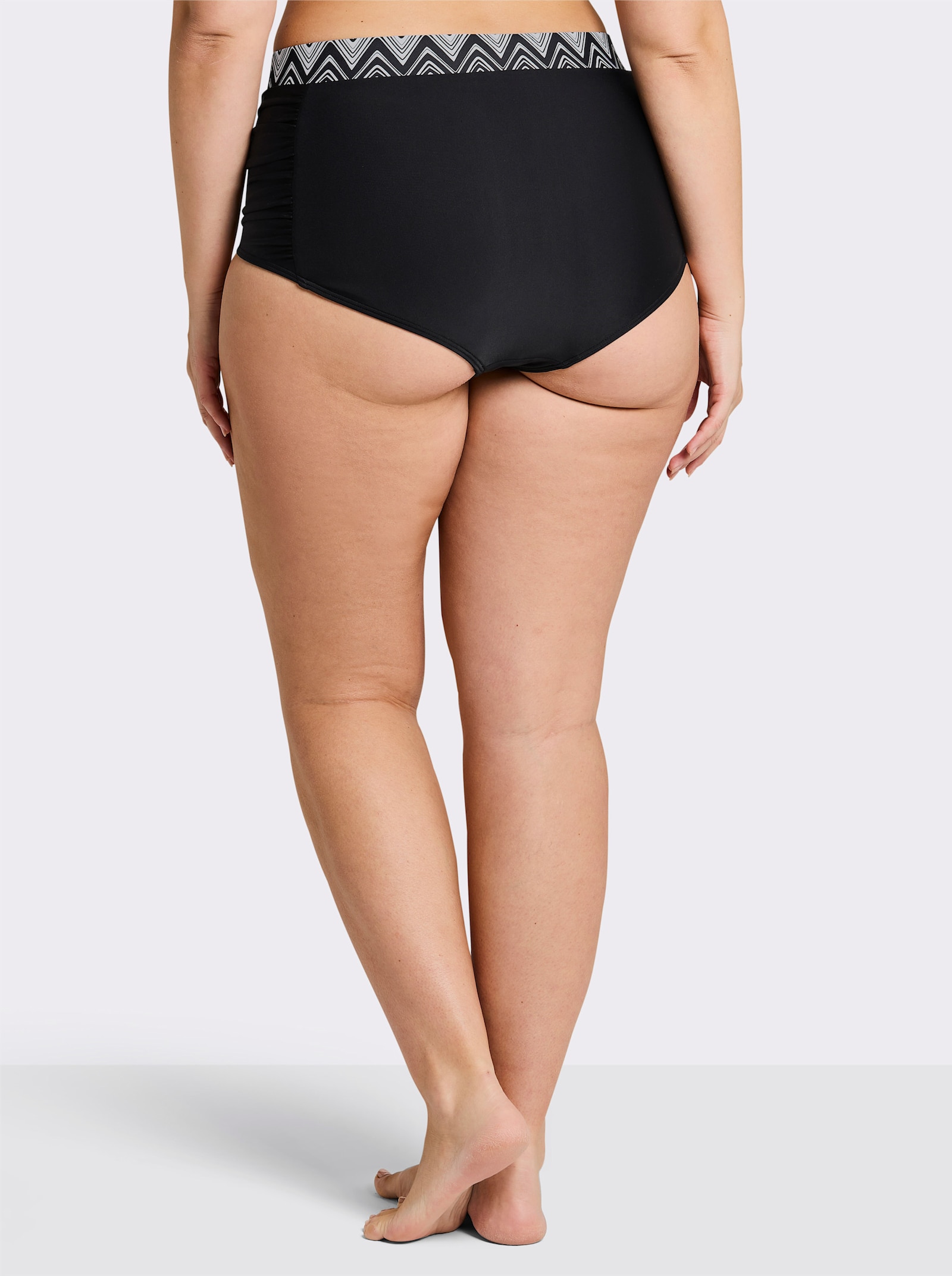 sheego Bas de maillot de bain avec fronces latérales et effet modelant - noir