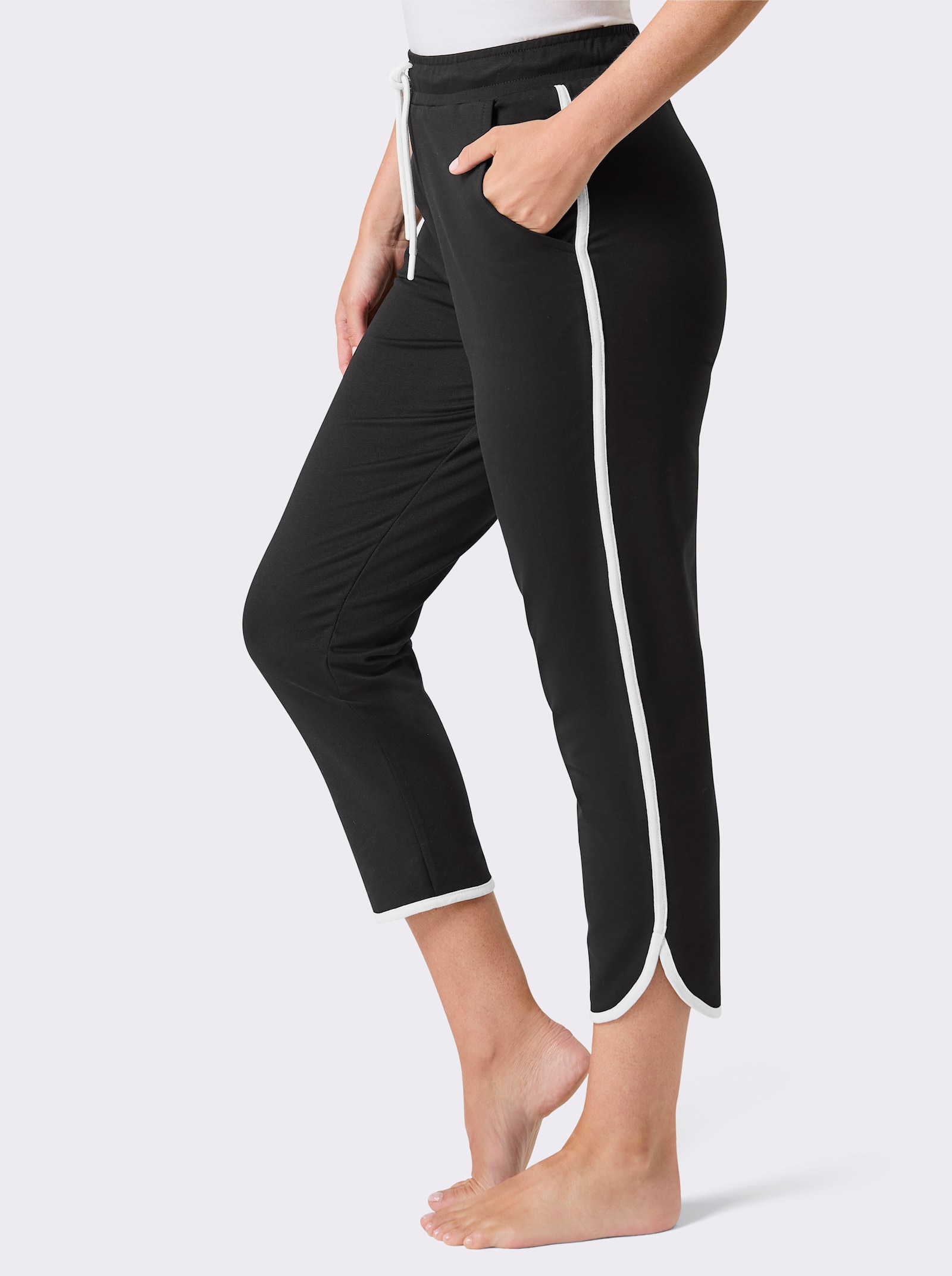 Dehnbund-Hose mit Kontrastpaspeln - schwarz-weiß