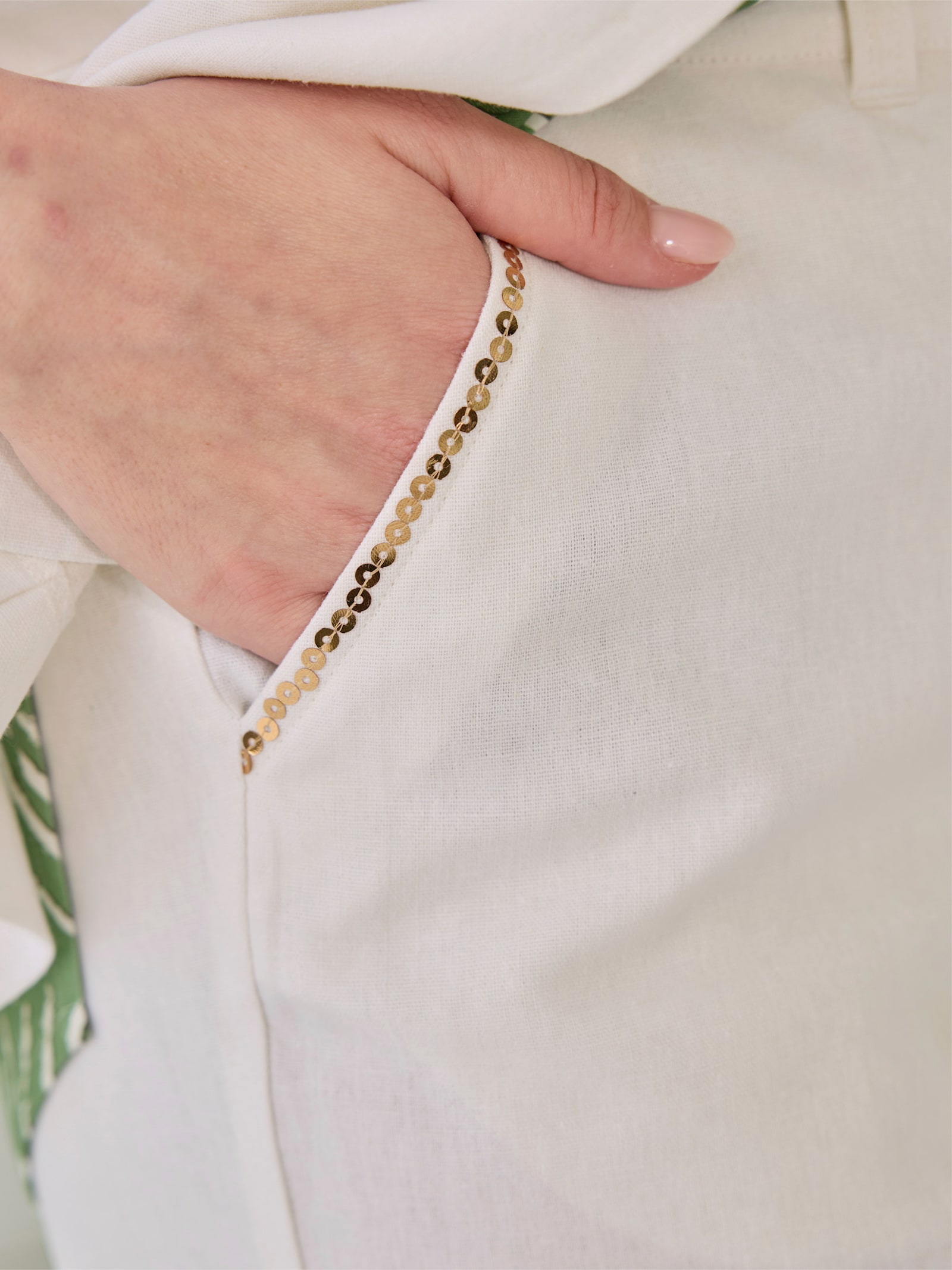 sheego Blusentop mit verlängerter Rückenpartie - eucalyptus-ecru-bedruckt