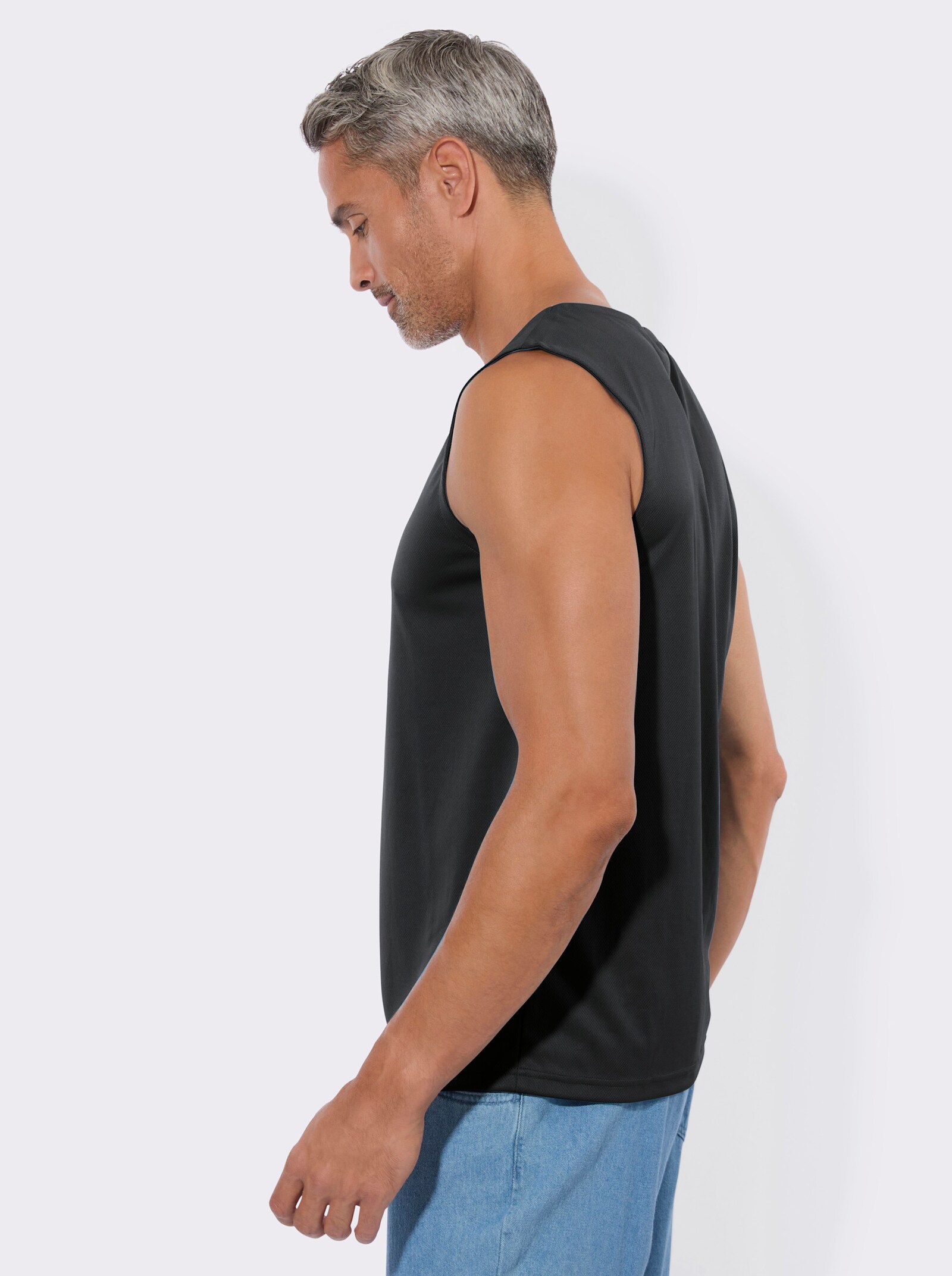 Achselshirt mit platziertem Schriftzug - schwarz