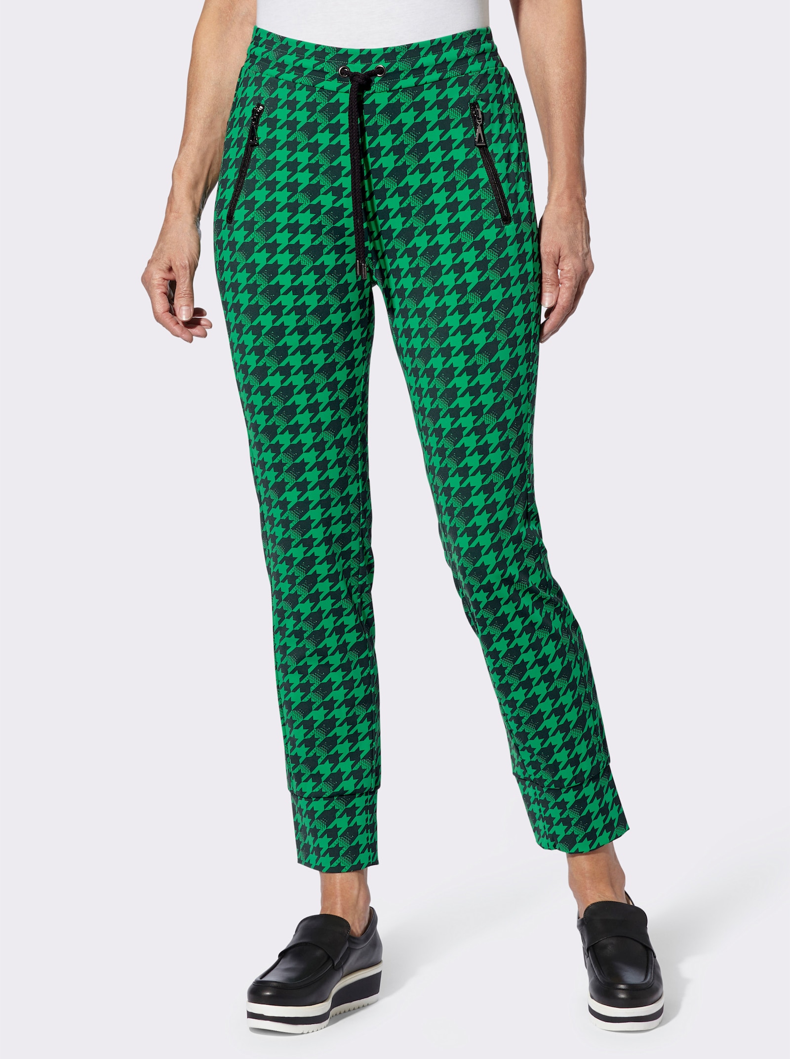 Jogg Pants mit Reissverschluss-Taschen - grasgrün-schwarz-bedruckt